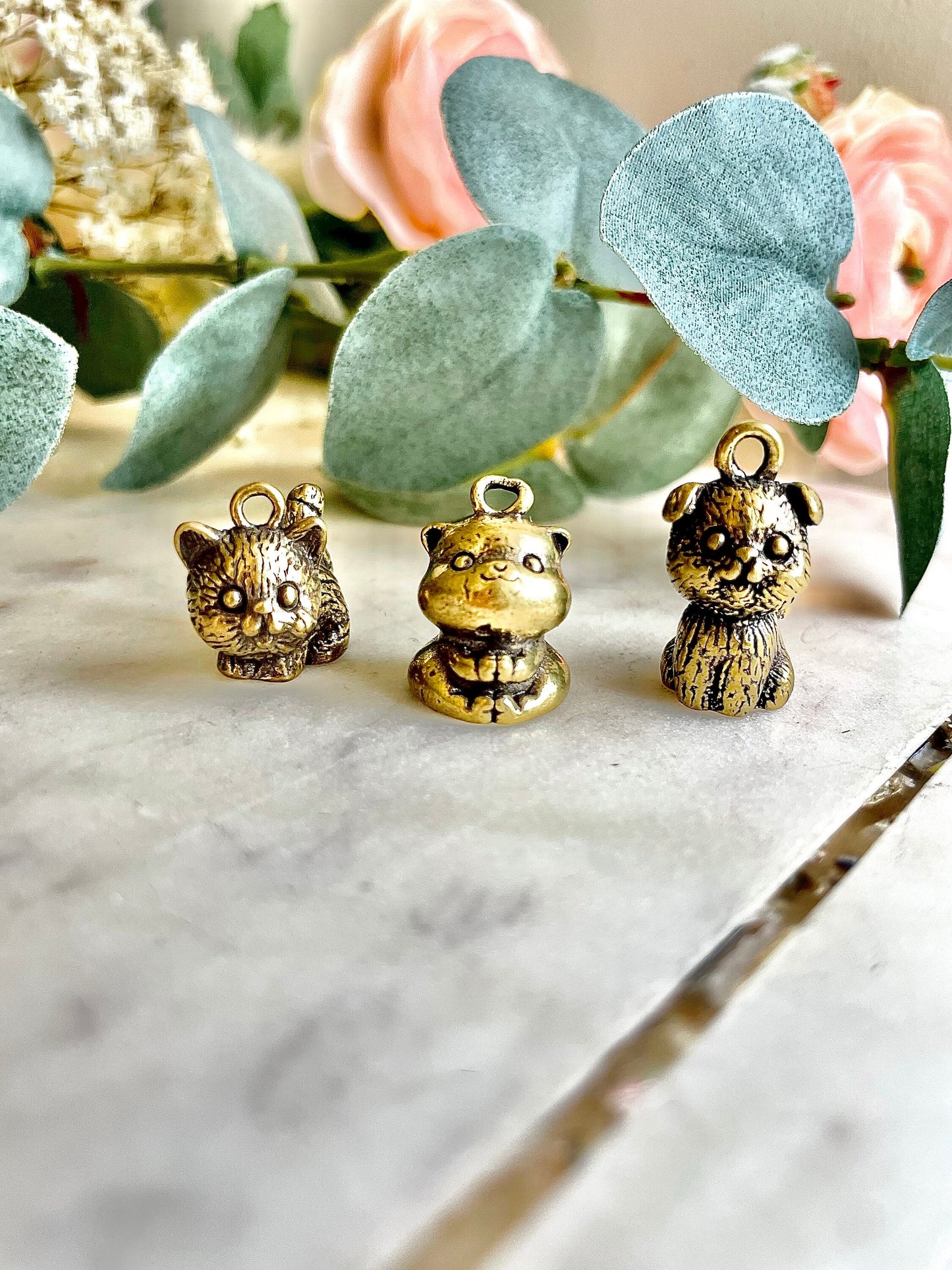 Solid brass cat pendant, cute key chain pendant, brass Casting Animal Figurine, Metal cat jewellery, little kitten charm, cat