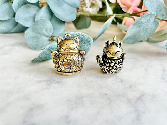 Japanese maneki neko, brass fortune kitten cat pendant, solid fine brass fortune kitten, cat figurine, pendant mascot, fortune cat keychain