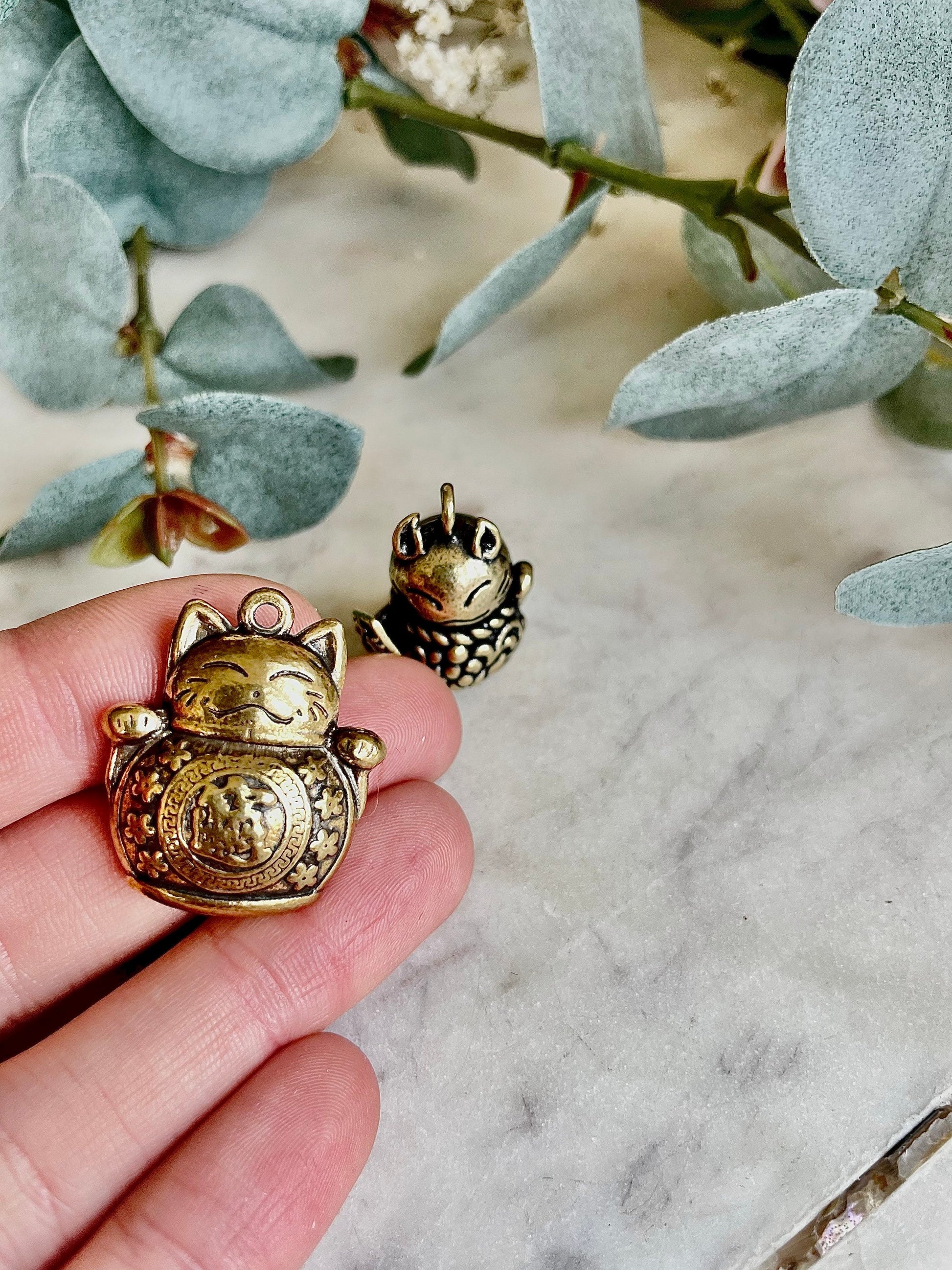 Japanese maneki neko, brass fortune kitten cat pendant, solid fine brass fortune kitten, cat figurine, pendant mascot, fortune cat keychain