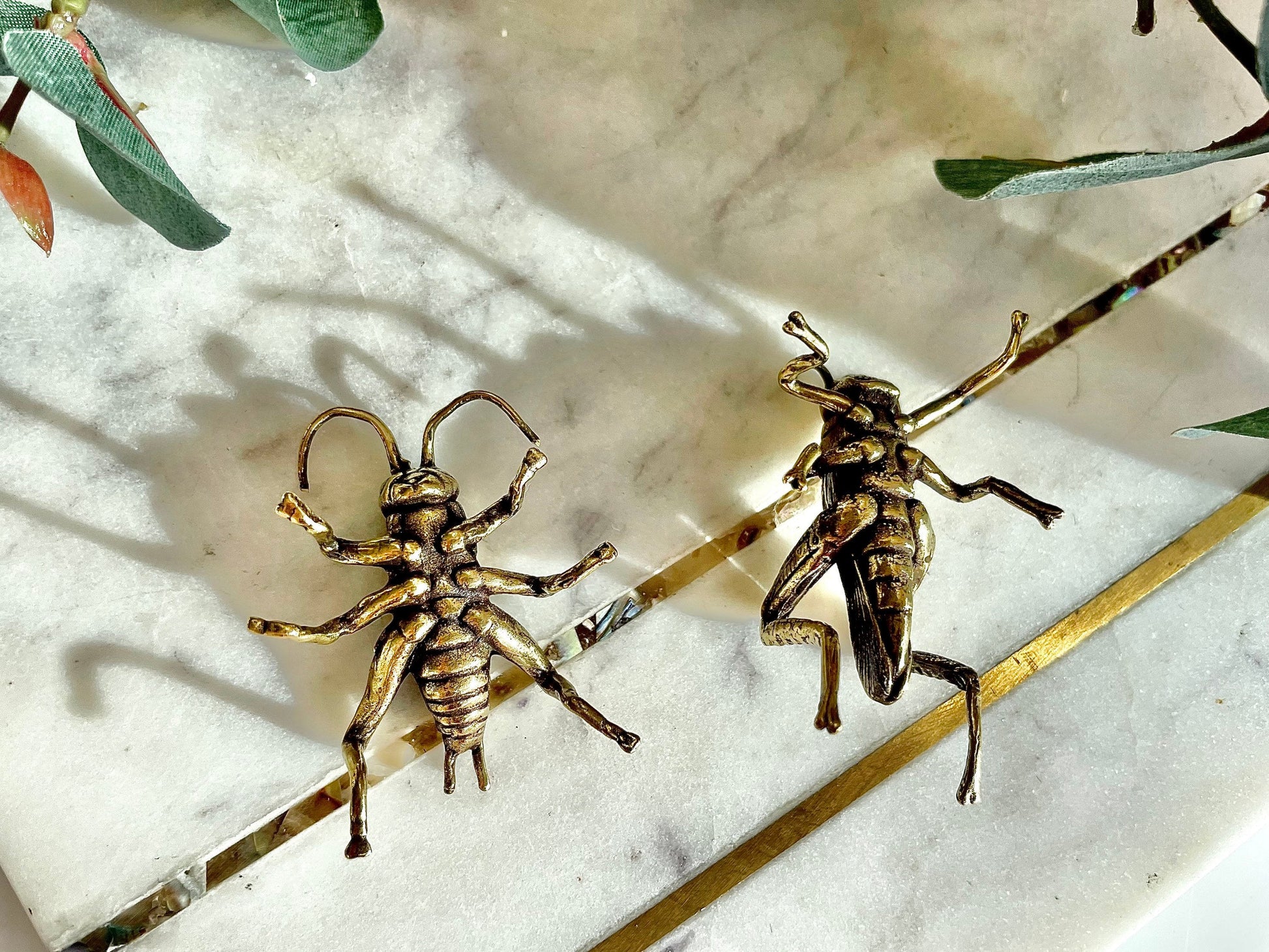 Fine lifelike Solid brass buzzing grasshopper figurine, Cricket Miniature, insect gift