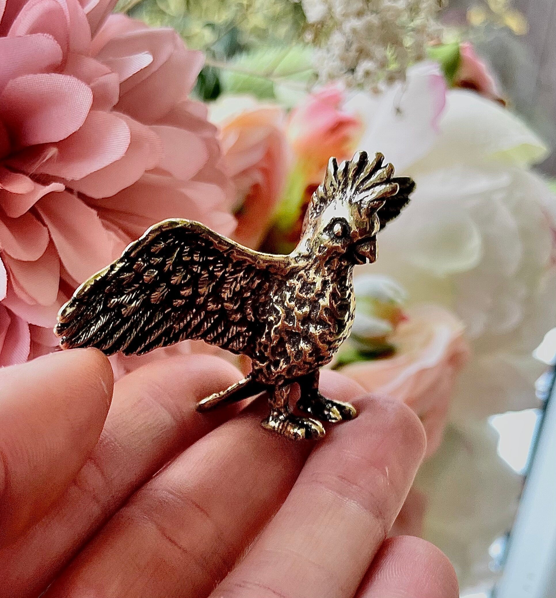 Cockatoo figurine, lifelike fine solid brass sculpture, Kakatoe statuette, Parrot decor, gift for bird lovers, ornament for desktop
