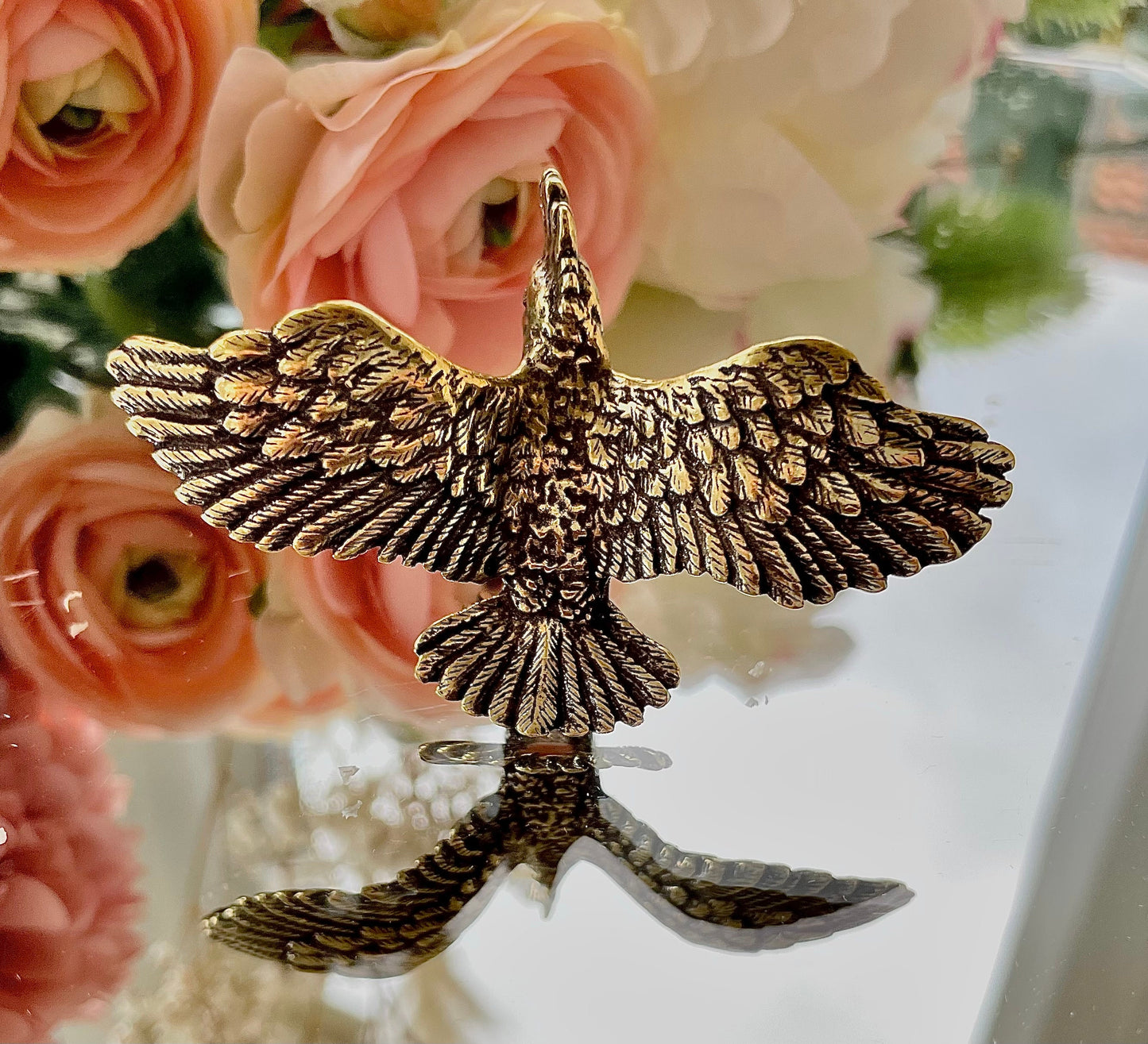Cockatoo figurine, lifelike fine solid brass sculpture, Kakatoe statuette, Parrot decor, gift for bird lovers, ornament for desktop