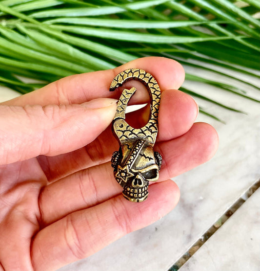Pirate Skull Keychain: A Timeless and Masculine Gift for Him