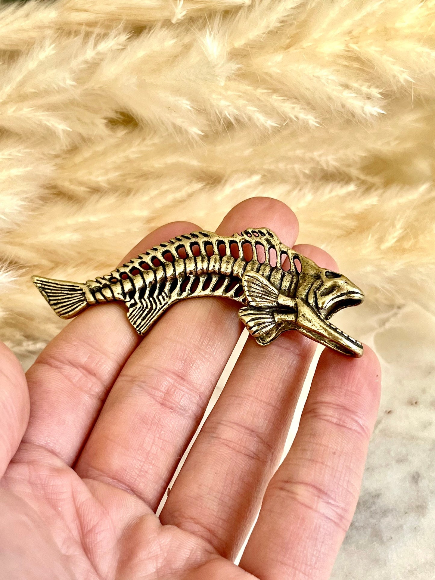 Solid brass Fishbone figurine, Crater Beads, Fish skeleton Keyring, Hanging Trinkets, Creative Zipper, Brass Fish Bone, Paracord Bead