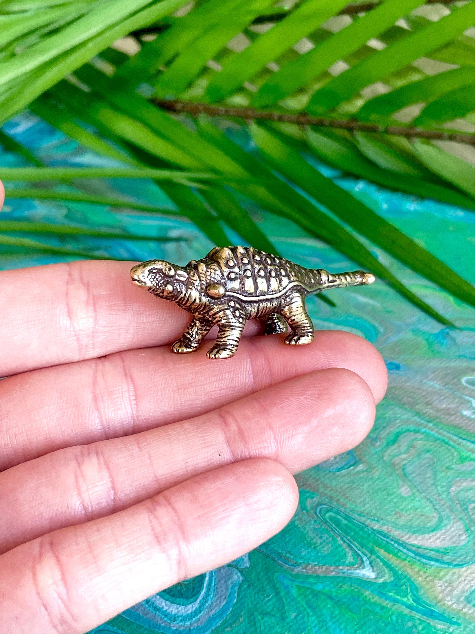 Retro Solid Brass Herbivorous Dinosaur figurine, Animal Statue Sculpture Home Decoration, Tabletop dinosaurs ornament