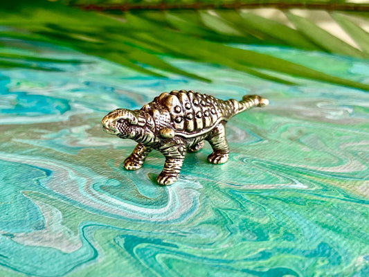 Retro Solid Brass Herbivorous Dinosaur figurine, Animal Statue Sculpture Home Decoration, Tabletop dinosaurs ornament