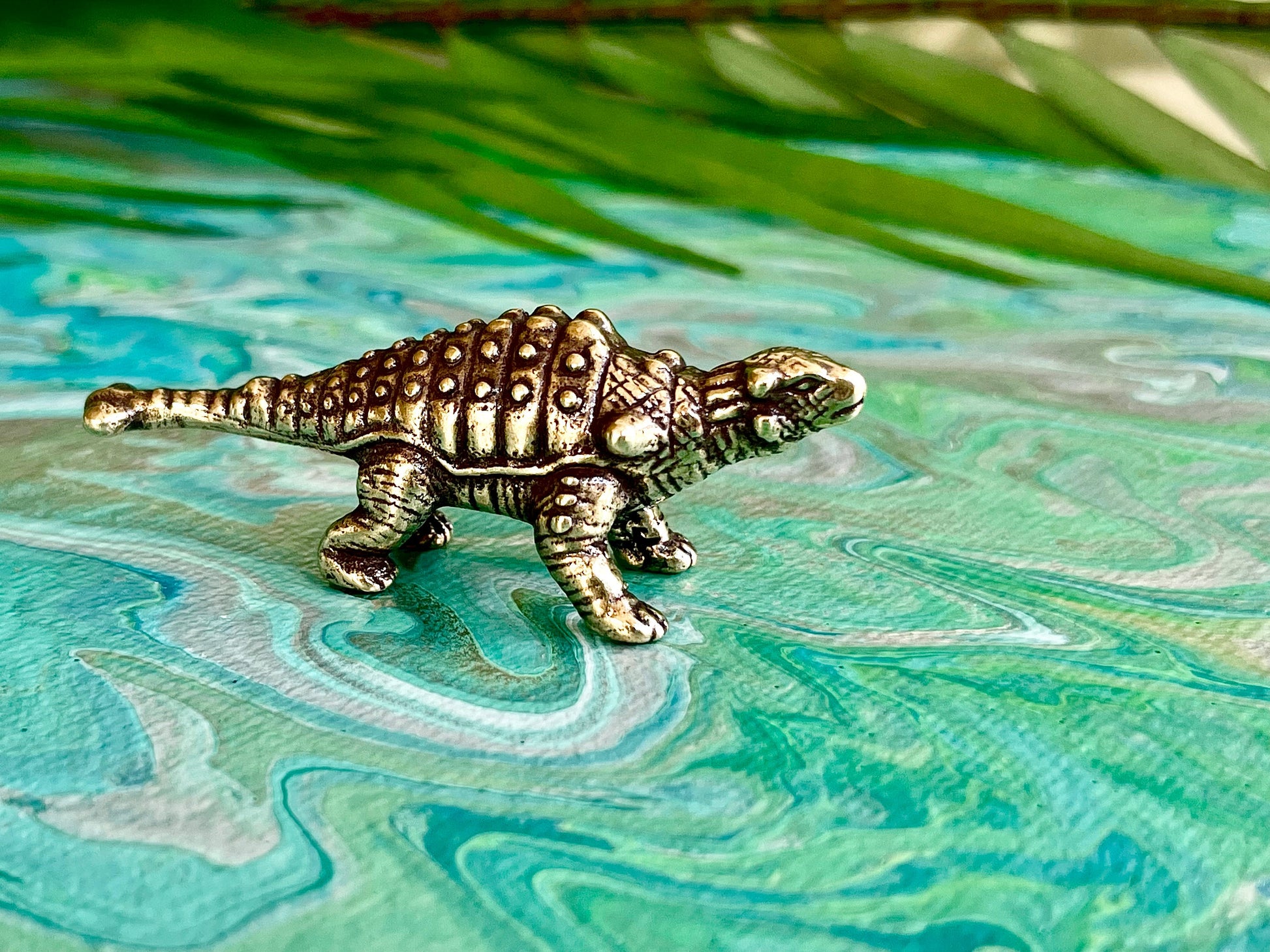 Retro Solid Brass Herbivorous Dinosaur figurine, Animal Statue Sculpture Home Decoration, Tabletop dinosaurs ornament