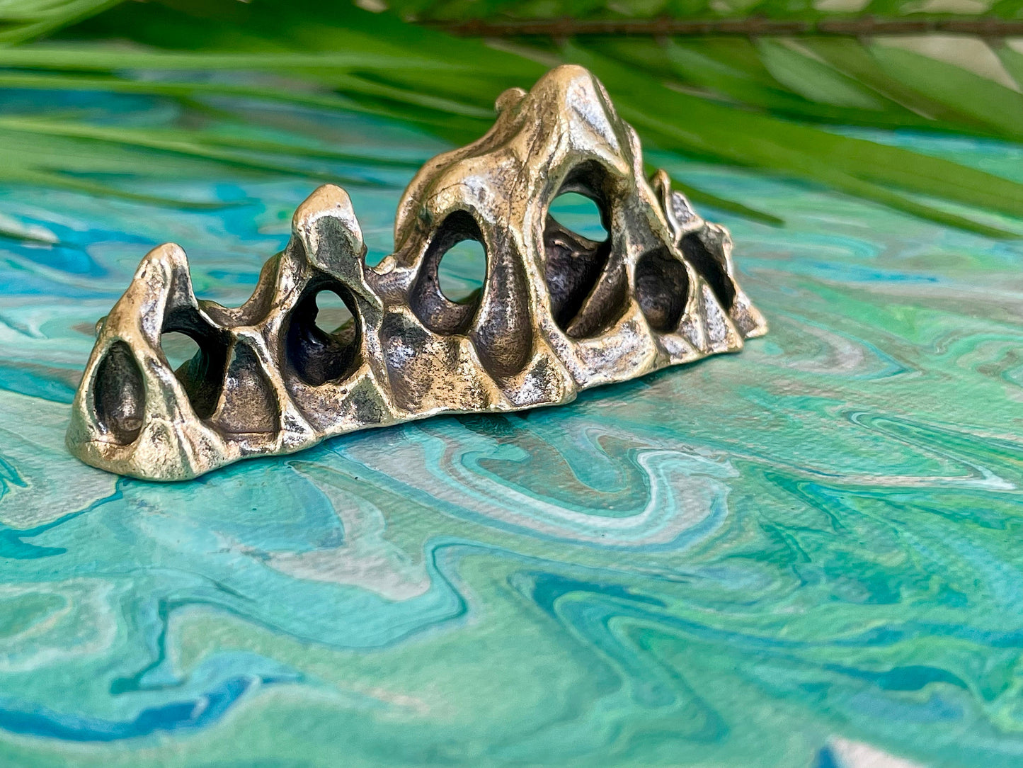 Solid brass Ornaments Mountain-Shaped Pen rest, Rockery-Shaped Small Pen Holder