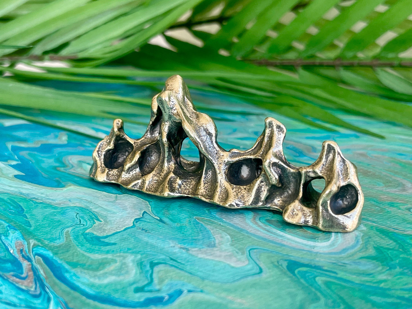 Solid brass Ornaments Mountain-Shaped Pen rest, Rockery-Shaped Small Pen Holder