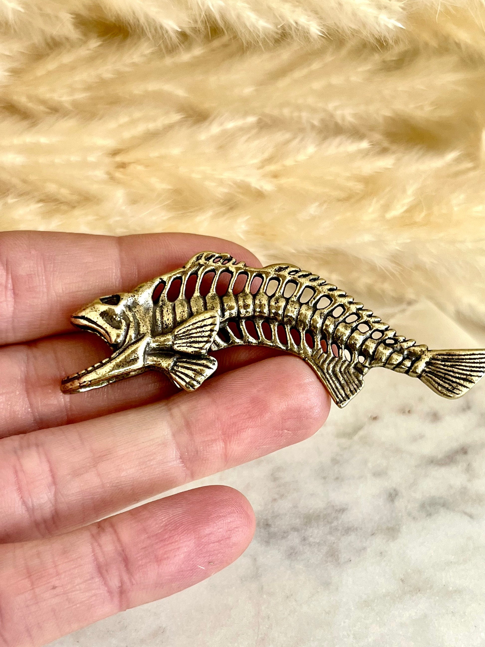 Solid brass Fishbone figurine, Crater Beads, Fish skeleton Keyring, Hanging Trinkets, Creative Zipper, Brass Fish Bone, Paracord Bead