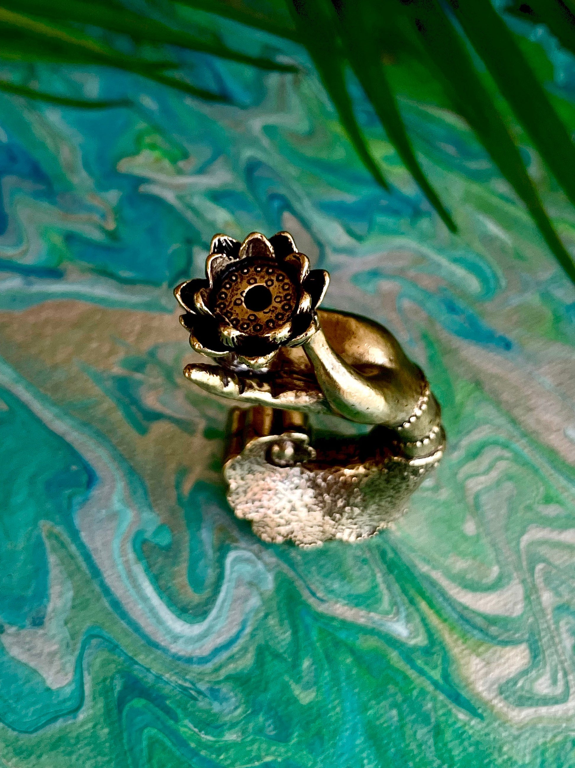 Brass lotus figurine, leaf lotus backflow incense decoration desktop bergamot, hand holding lotus miniature, creative incense holder