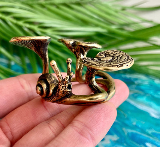 solid brass mushroom snail decor mini fung shui fairy forest terrarium garden cottagecore coffee table office cute gift ideas