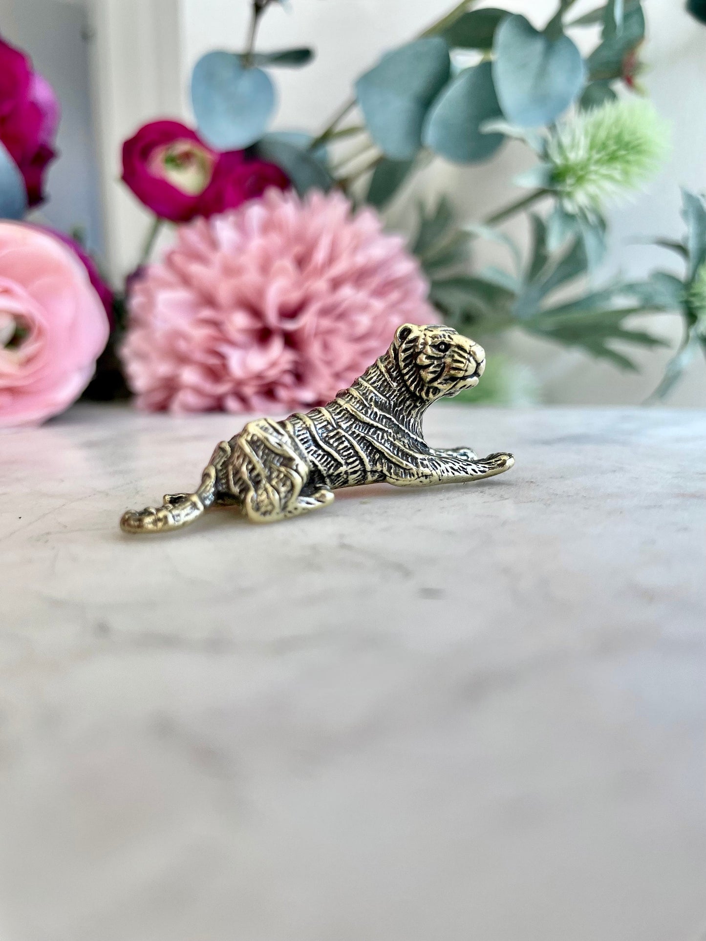 Resting tiger figurine, Japanese style Tiger, brass Good Luck Figurine, Creative Gift, Metal tiger miniature, lying tiger ornament