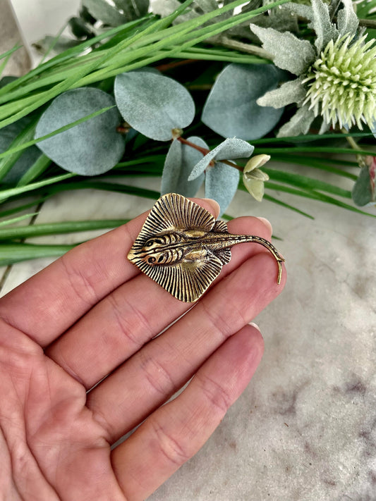 Solid brass fine lifelike StingRay figurine, Sea-life ornament, Devil fish miniature, sea inspired trinket