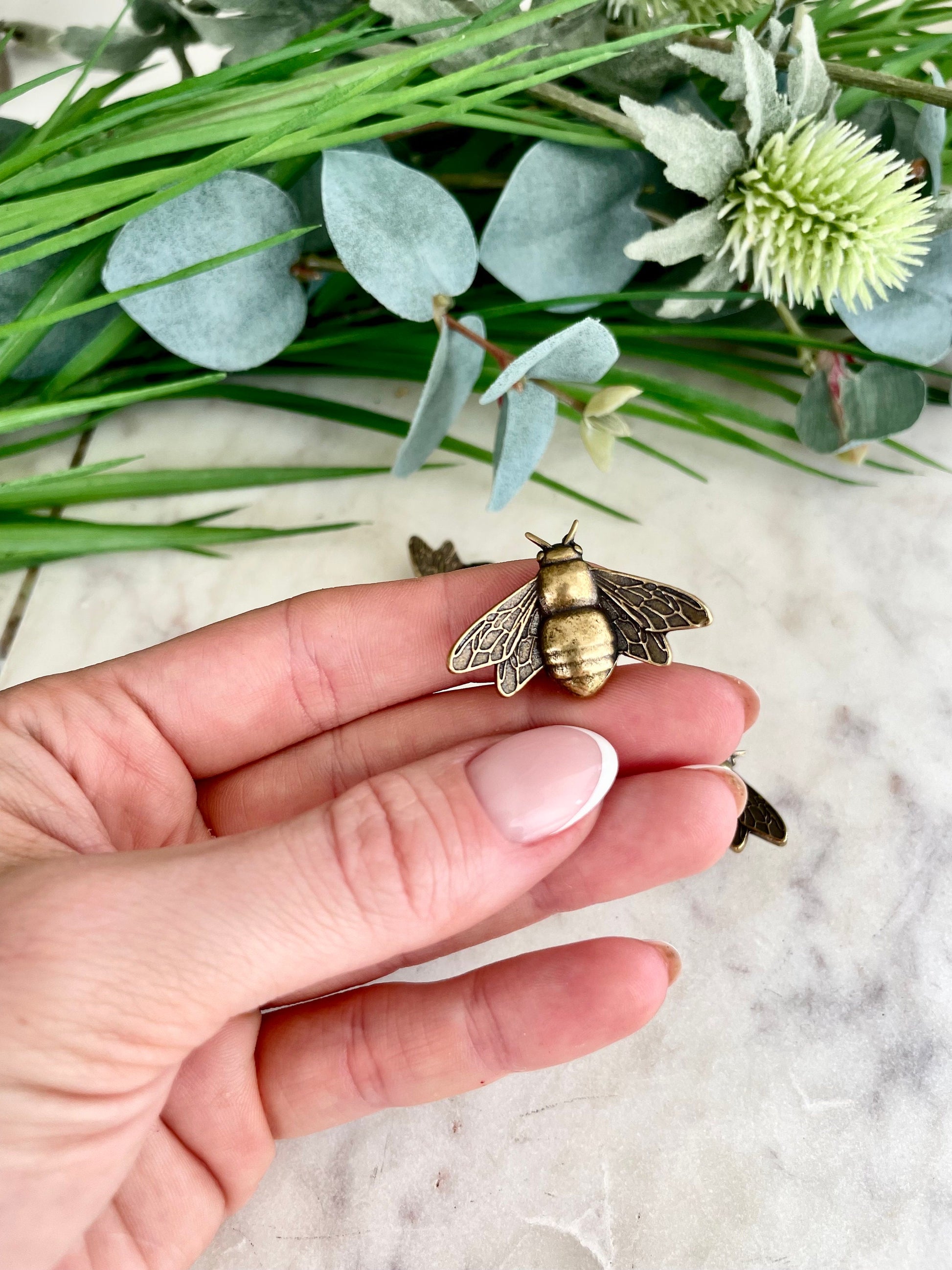 Devine flying honey bee, fine solid brass figurine, desktop decor, meaningful gift, cute little gift, meaningful gift, insect lover gift