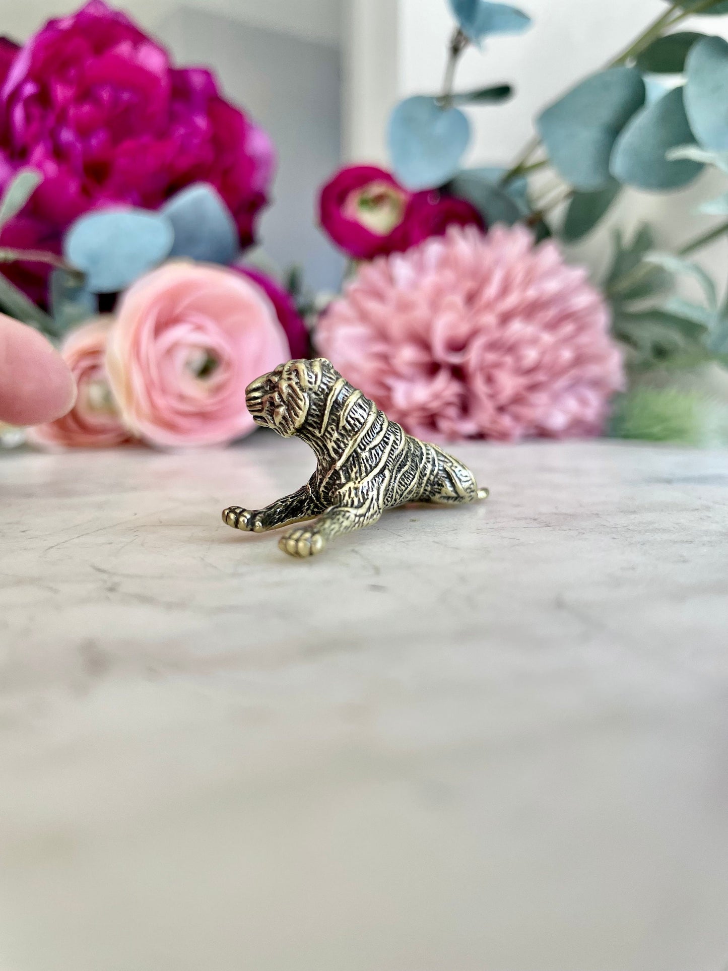 Resting tiger figurine, Japanese style Tiger, brass Good Luck Figurine, Creative Gift, Metal tiger miniature, lying tiger ornament