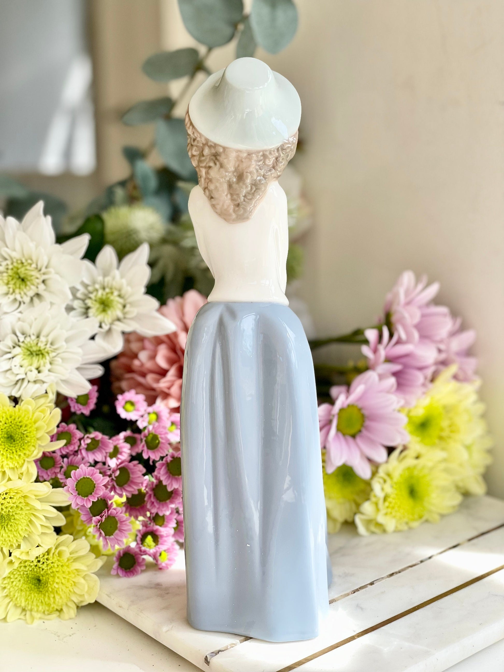 Lladro NAO Figurine Too Cute Girl With Handbag - Boxed