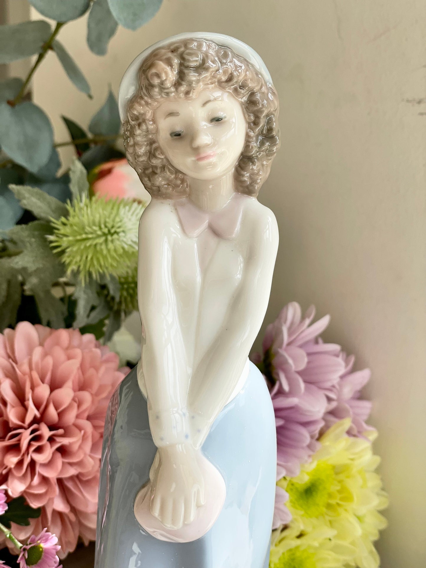 Lladro NAO Figurine Too Cute Girl With Handbag - Boxed
