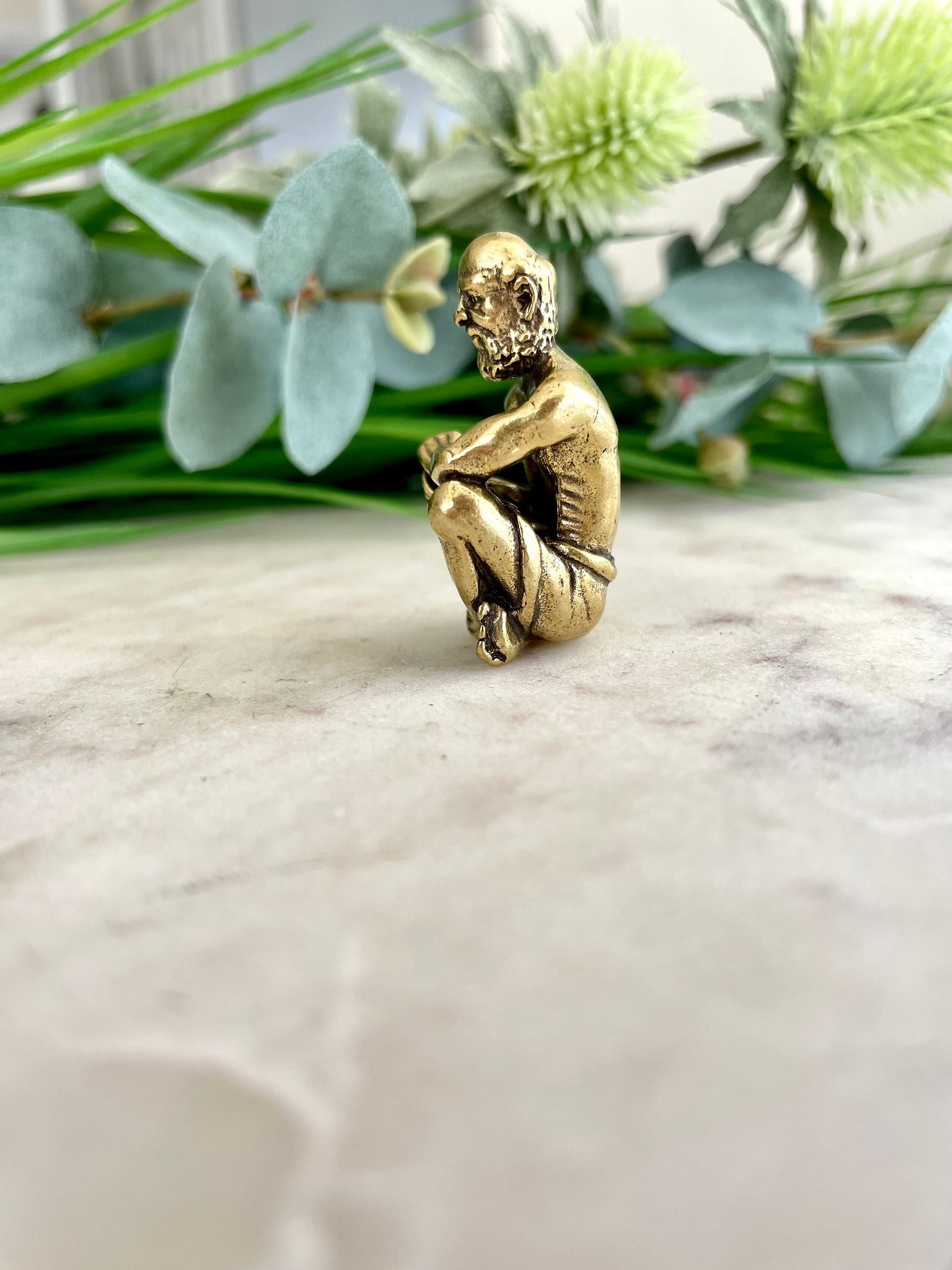 Solid brass Wise man ornament, Creative little metal figurine, Sitting old man ornament, Monk bodhidharma statue, Buddha miniature