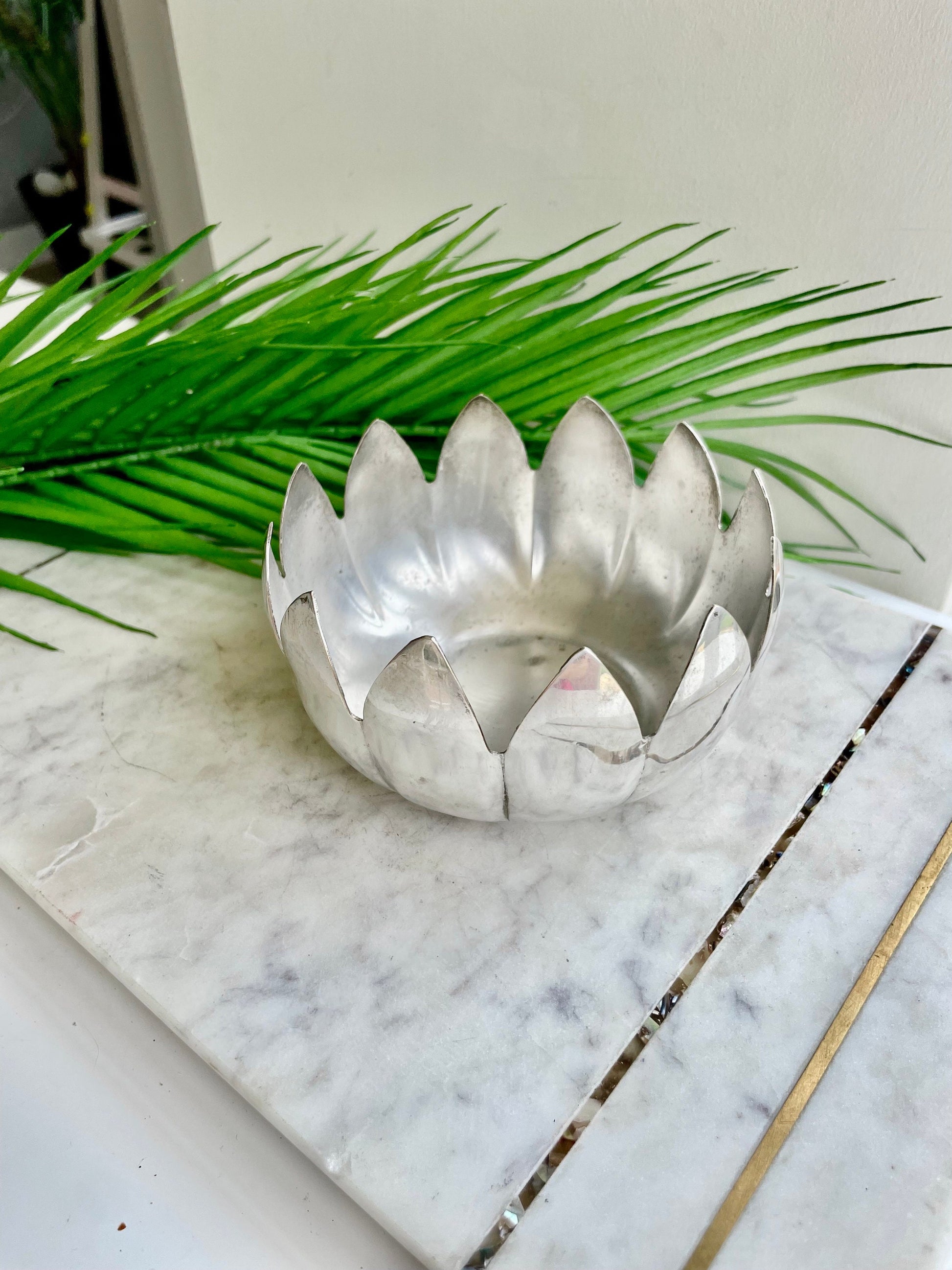 Reed & Bartons Silver Plated Water Lily Centerpiece Flower Candy Dish Home Decor