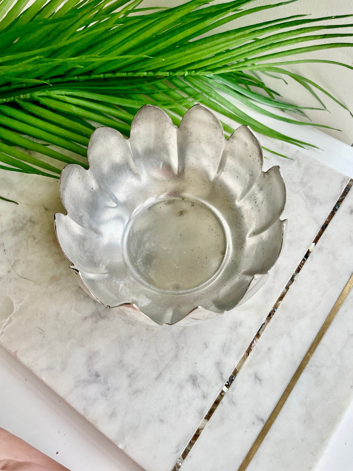 Reed & Bartons Silver Plated Water Lily Centerpiece Flower Candy Dish Home Decor