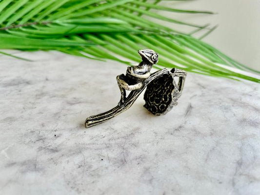 Brass Frog resting on Lotus Figurines, Frog Miniatures, Frog pen rest Incense Holder Burner