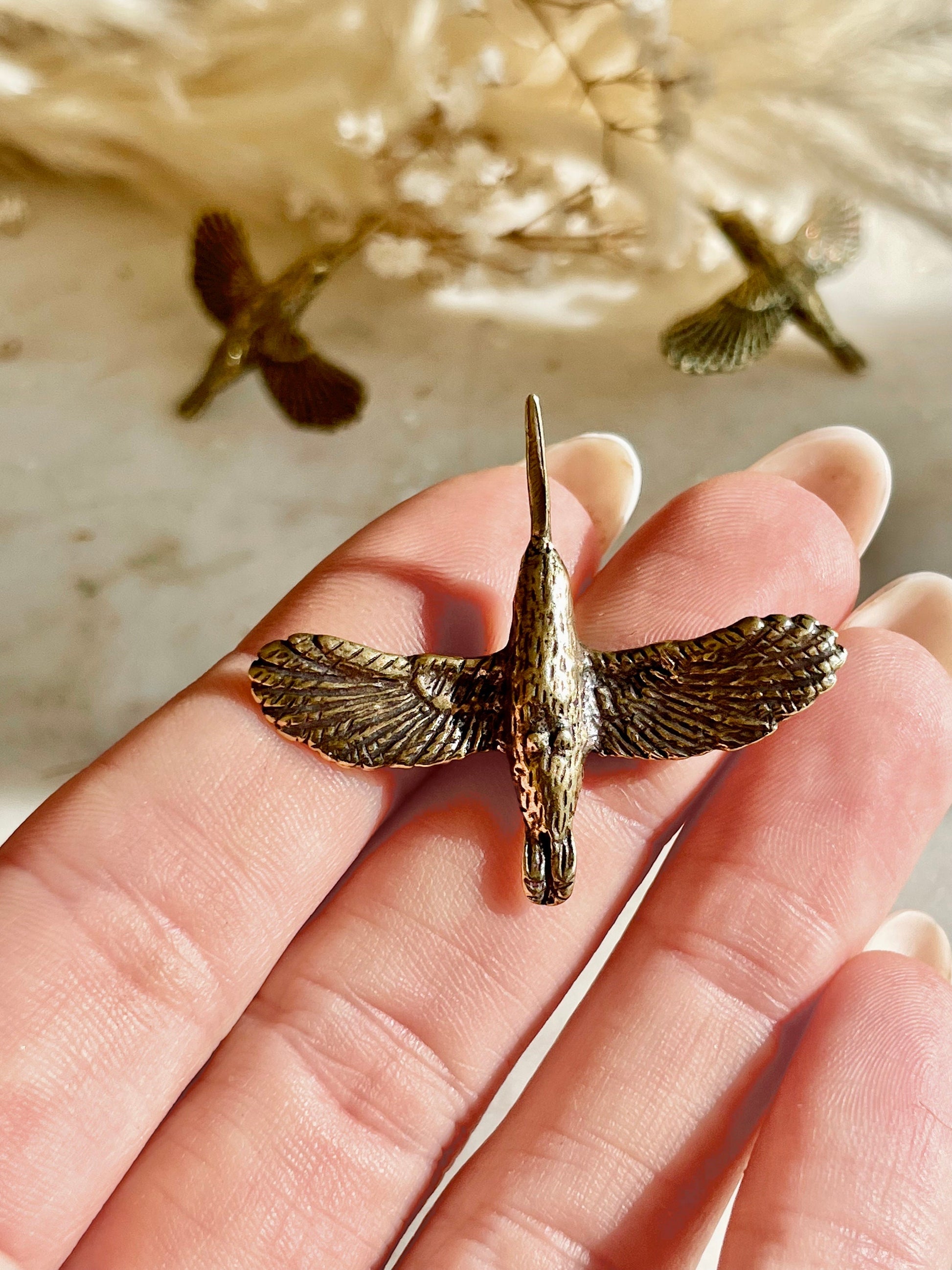 Little Hummingbird miniature, solid brass flying bird figurine, Curious hummingbird figure, Pretty gift, Nice gift for nature lovers