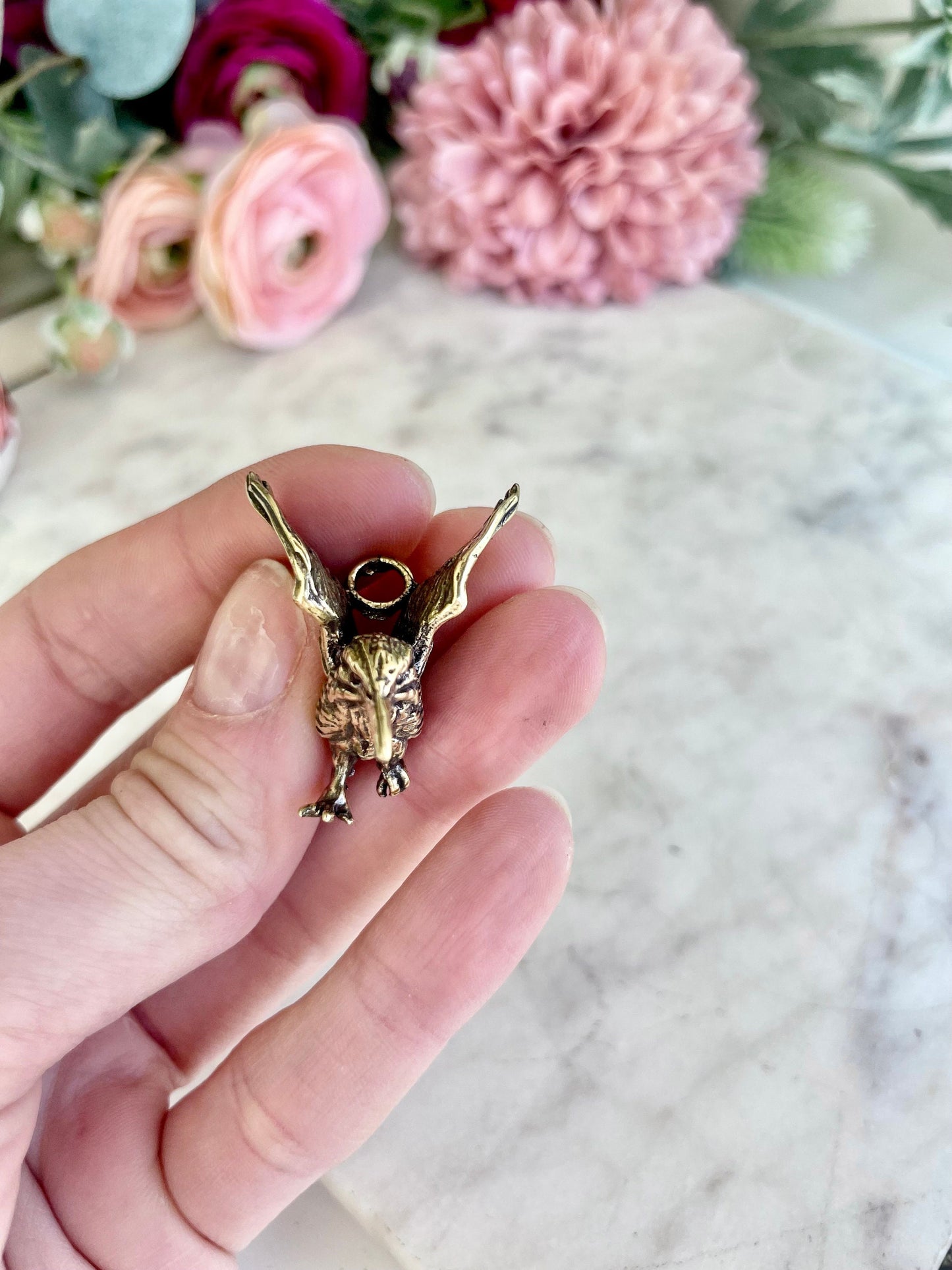 Flying Hummingbird Brass pendant, lifelike solid brass colibri figurine, Curious hummingbird figure, humming-bird Keychain