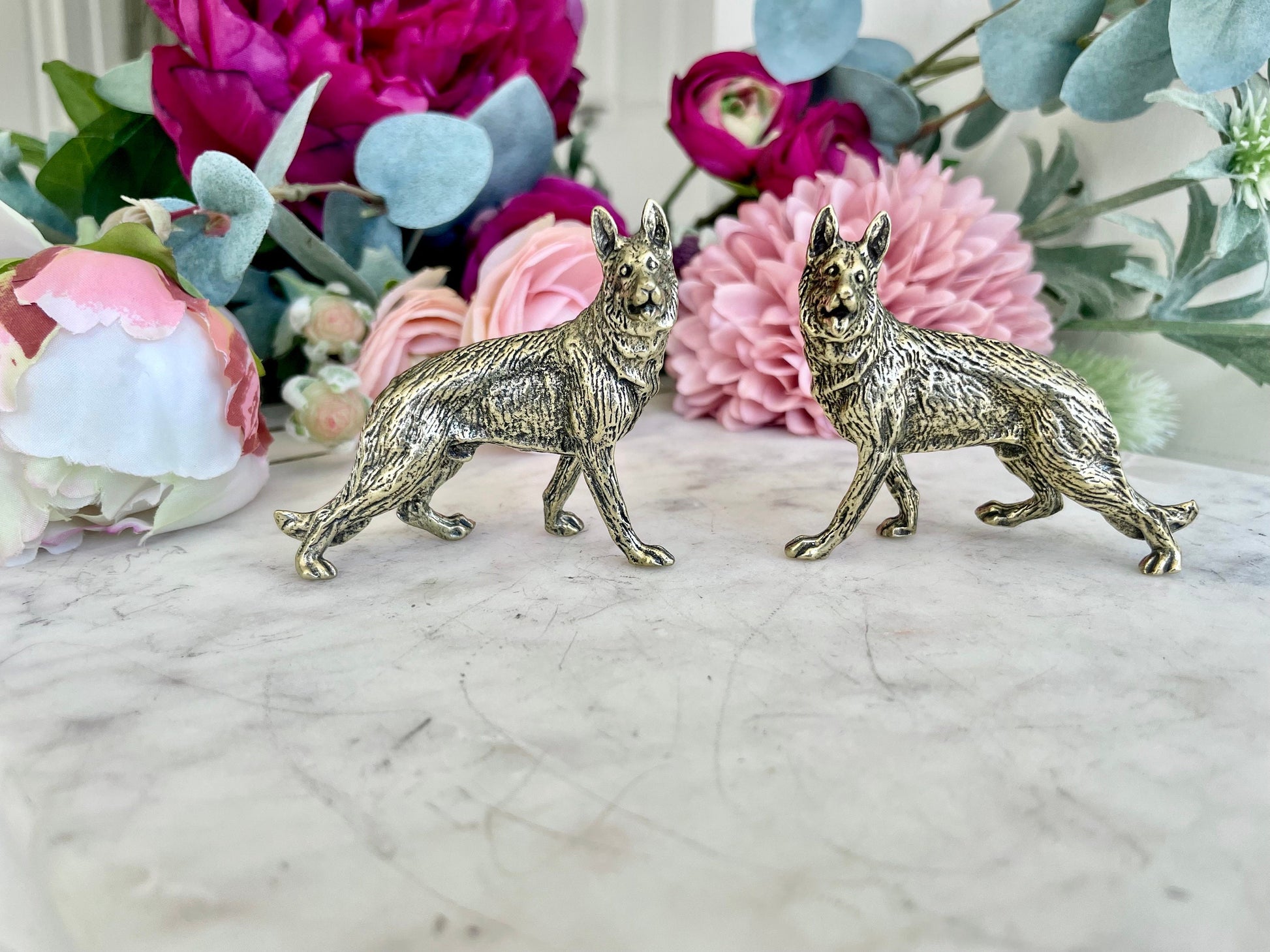 Brass Shepherd dog figurine, shepherd decoration brass statuette, Desktop decoration, sheep-dog statuette, Beautiful gift