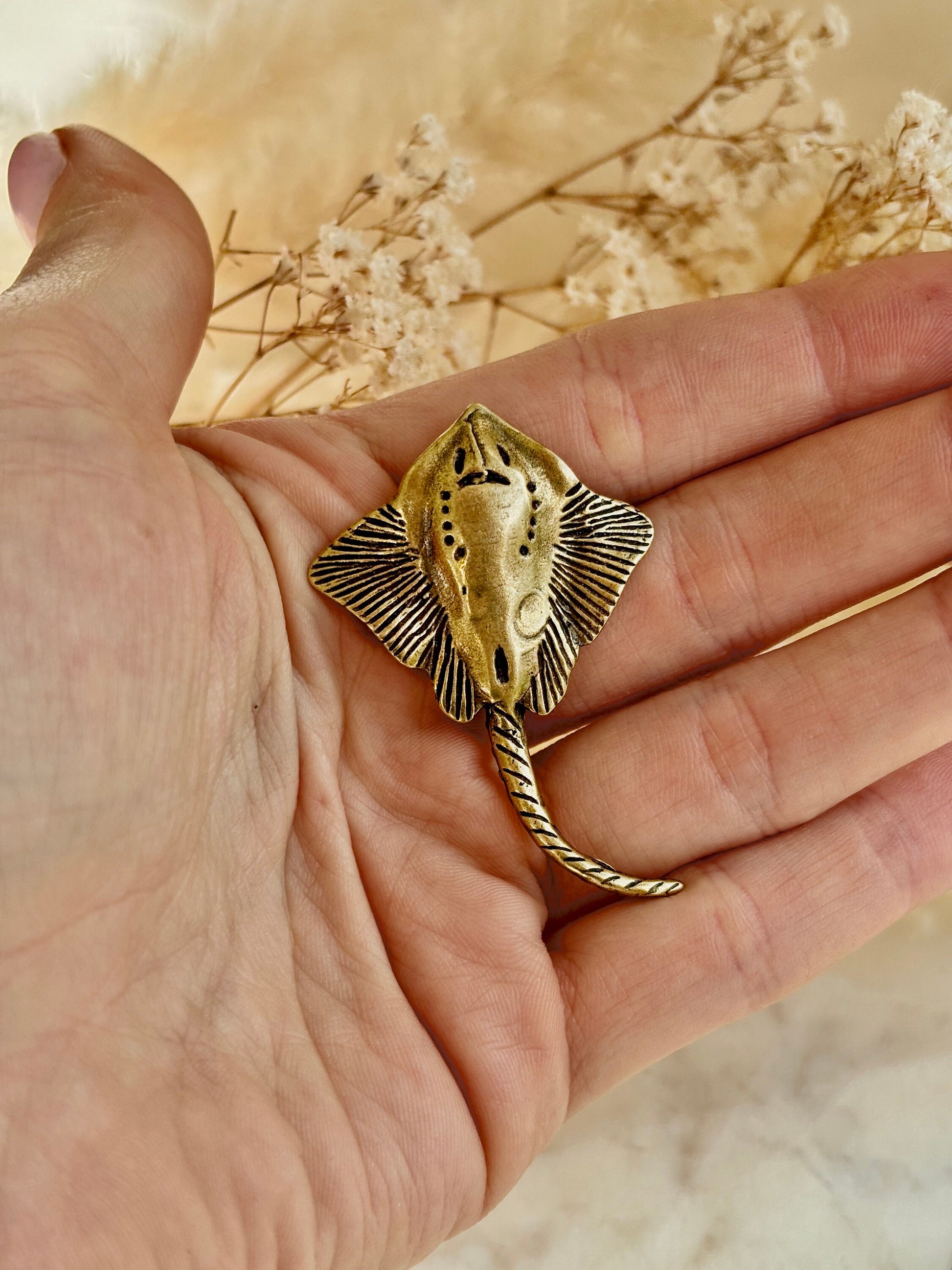 Solid brass fine lifelike StingRay figurine, Sea-life ornament, Devil fish miniature, sea inspired trinket