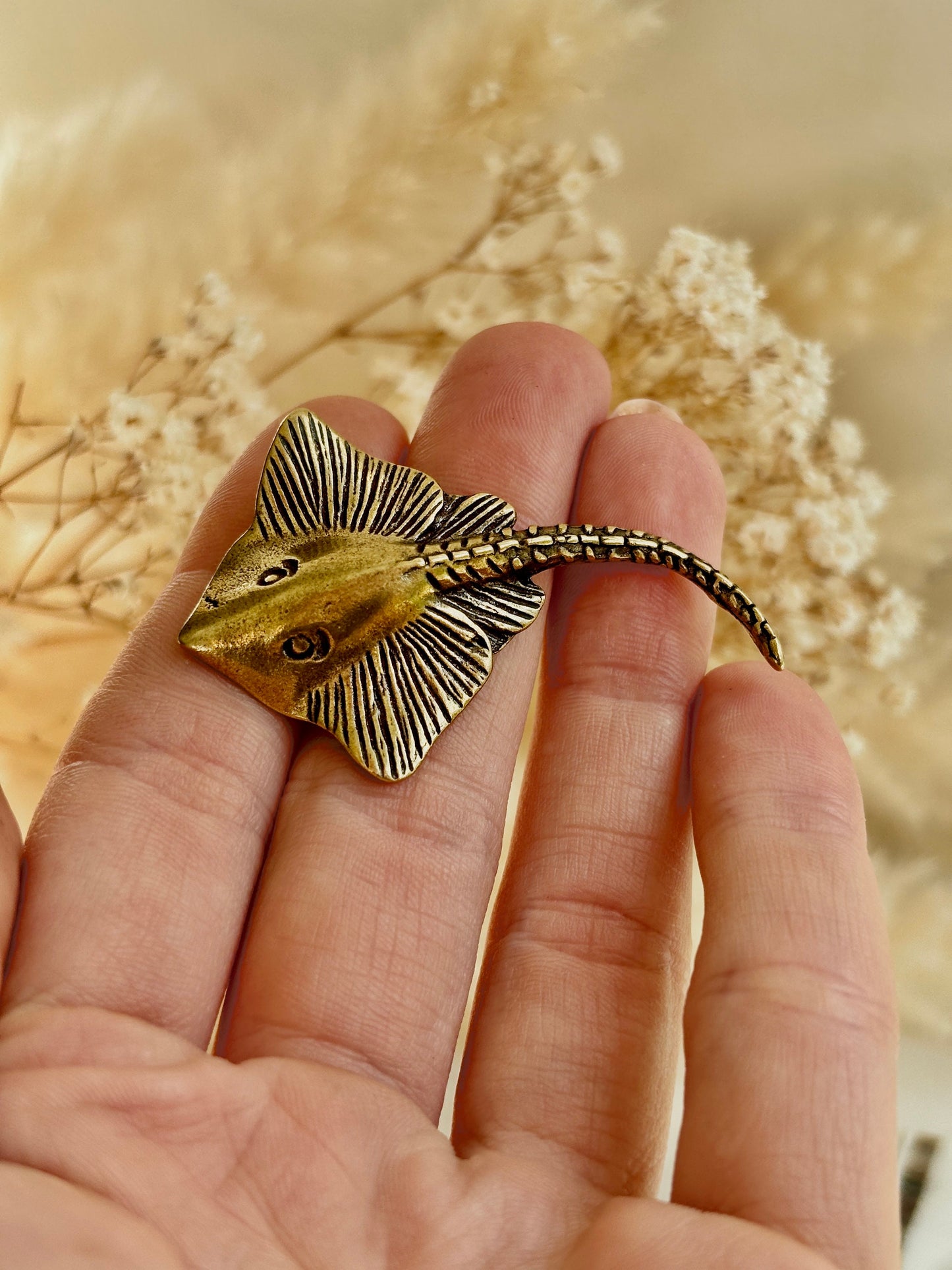 Solid brass fine lifelike StingRay figurine, Sea-life ornament, Devil fish miniature, sea inspired trinket