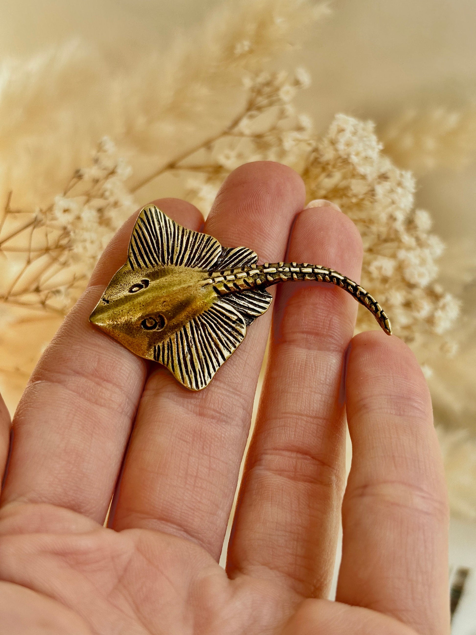 Solid brass fine lifelike StingRay figurine, Sea-life ornament, Devil fish miniature, sea inspired trinket