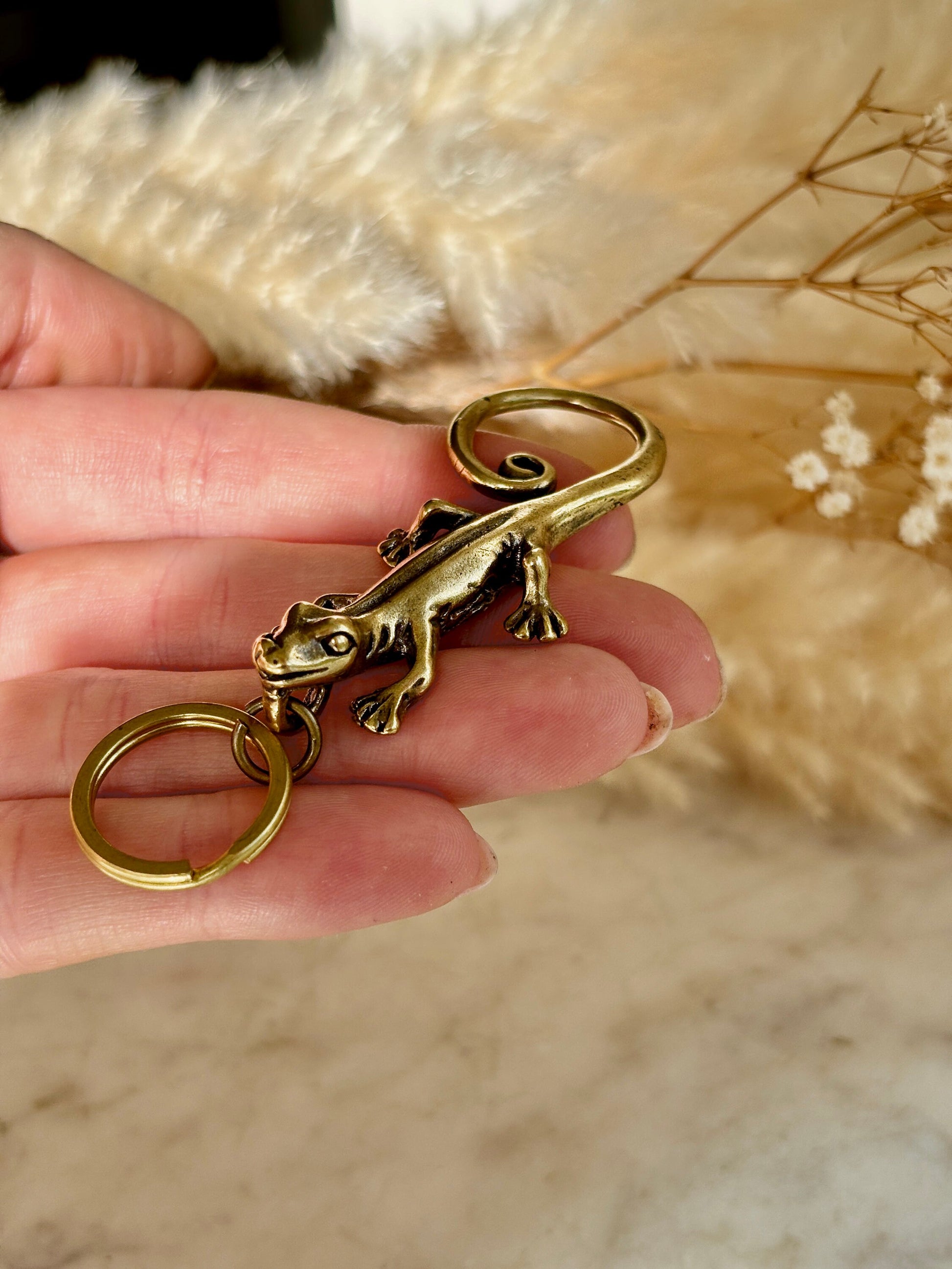 Solid Brass fine Craftsmanship Lizard keychain, lizard lover gifts, reptile lover gifts, gecko keychain