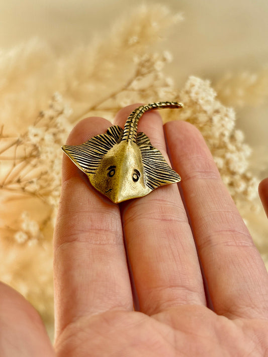 Solid brass fine lifelike StingRay figurine, Sea-life ornament, Devil fish miniature, sea inspired trinket