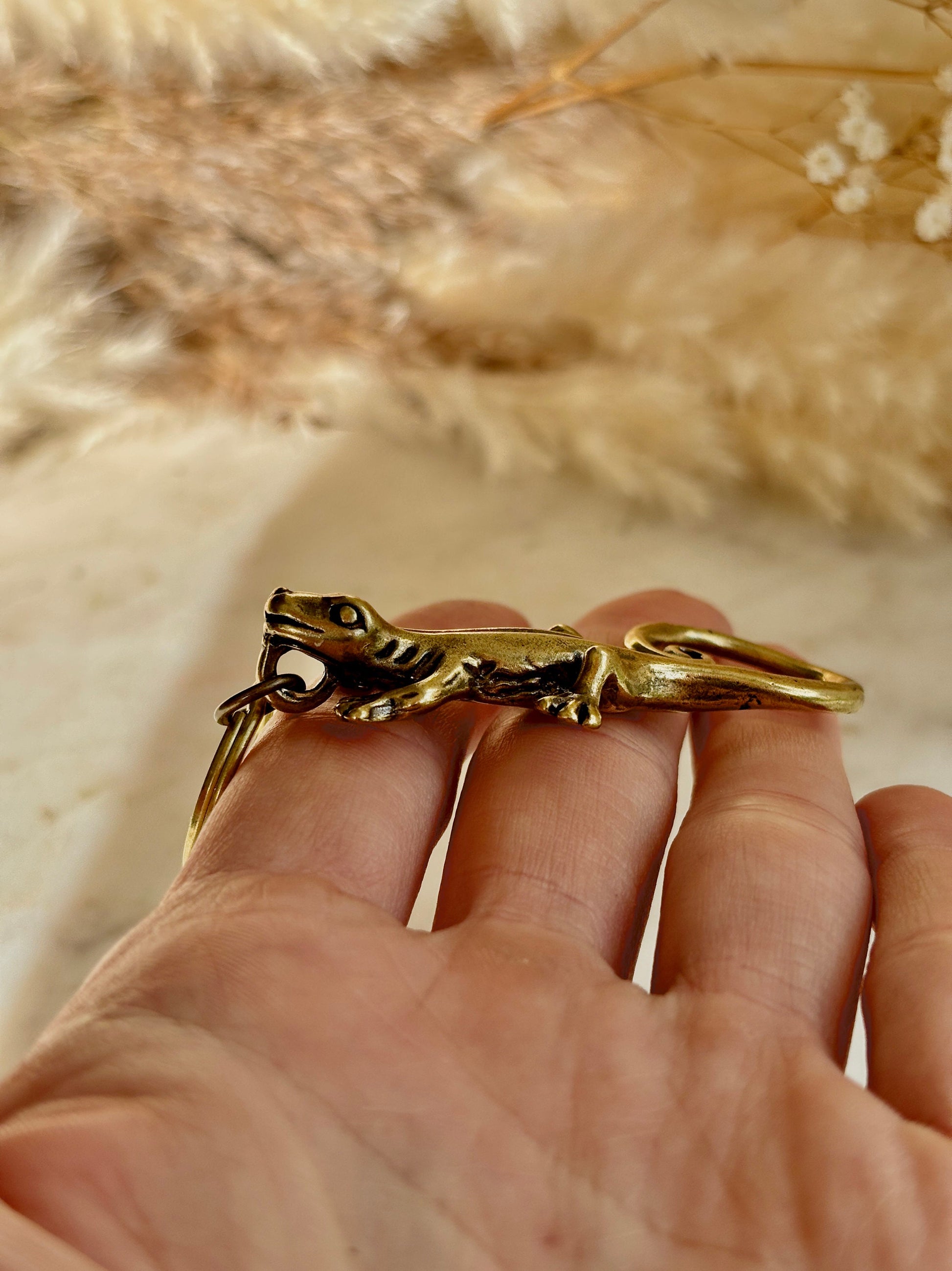Solid Brass fine Craftsmanship Lizard keychain, lizard lover gifts, reptile lover gifts, gecko keychain