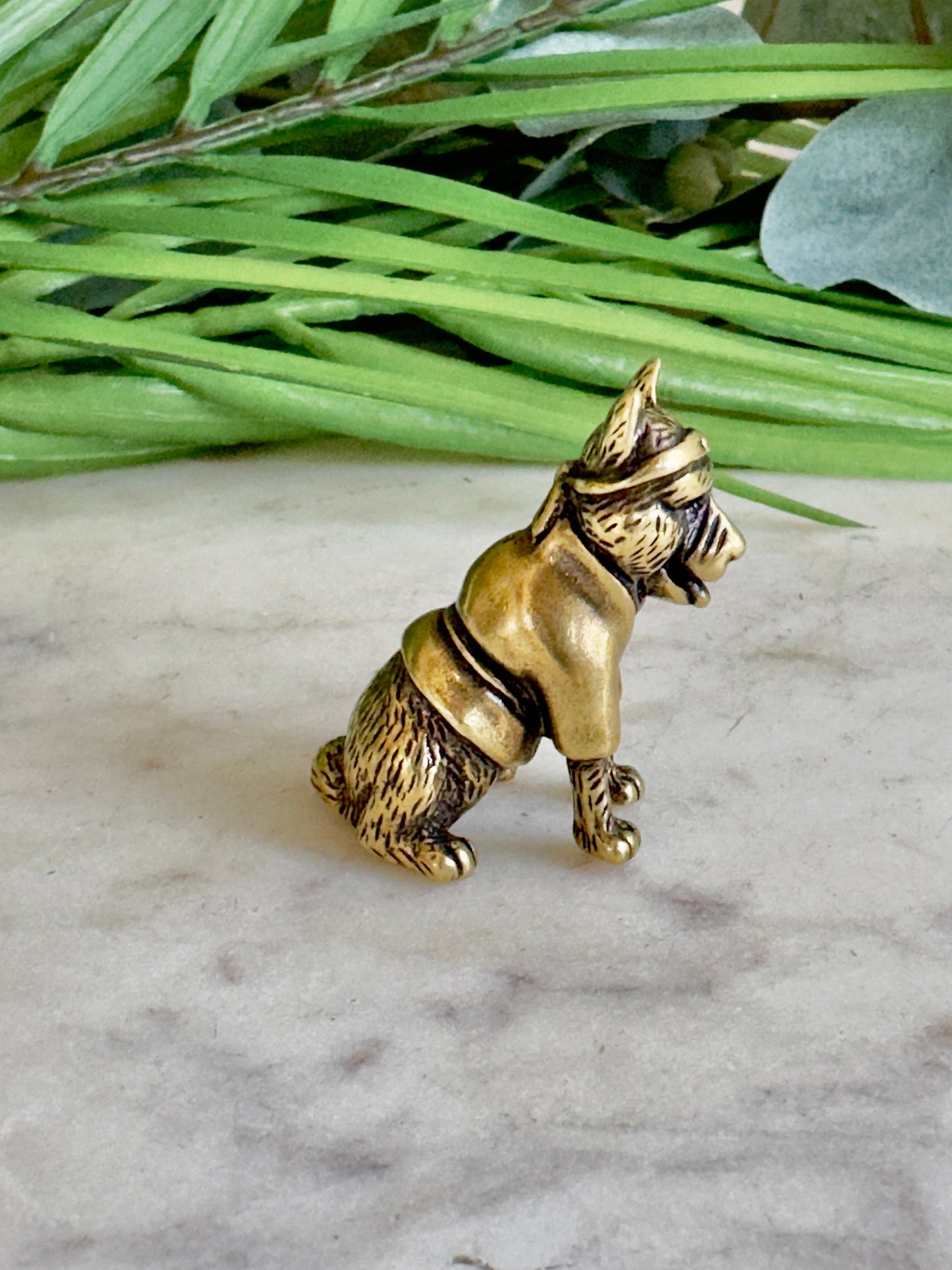 Karate dog figurine, Solid brass Akita figurine, Husky statuette, great gift for martial art lovers, Desktop decoration, judo friend