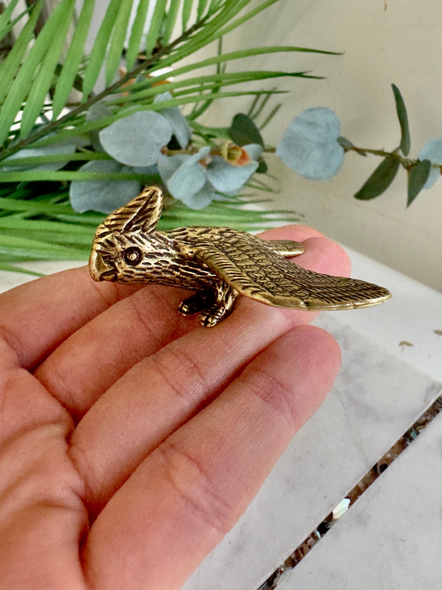 Brass Cockatoo Figurine: Elegant Sculpture for Bird Lovers