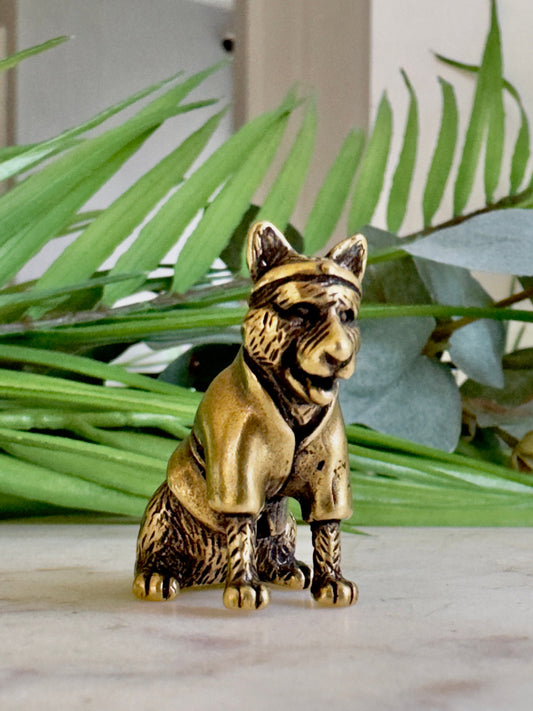 Karate dog figurine, Solid brass Akita figurine, Husky statuette, great gift for martial art lovers, Desktop decoration, judo friend