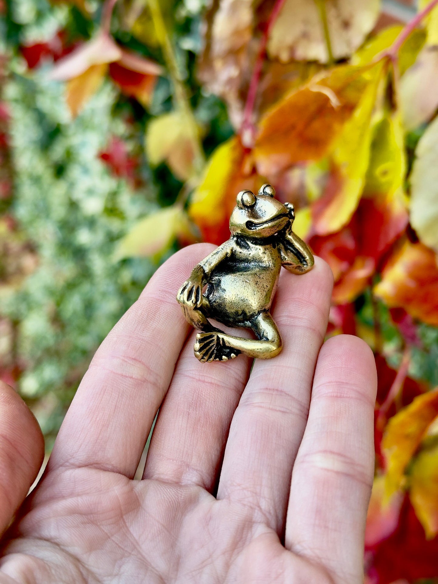 Solid brass Dreaming Frog Statuette, Decoration Ornament Cute frog, Sculpture Thinking Frog, Office Desktop Ornament, paperweight