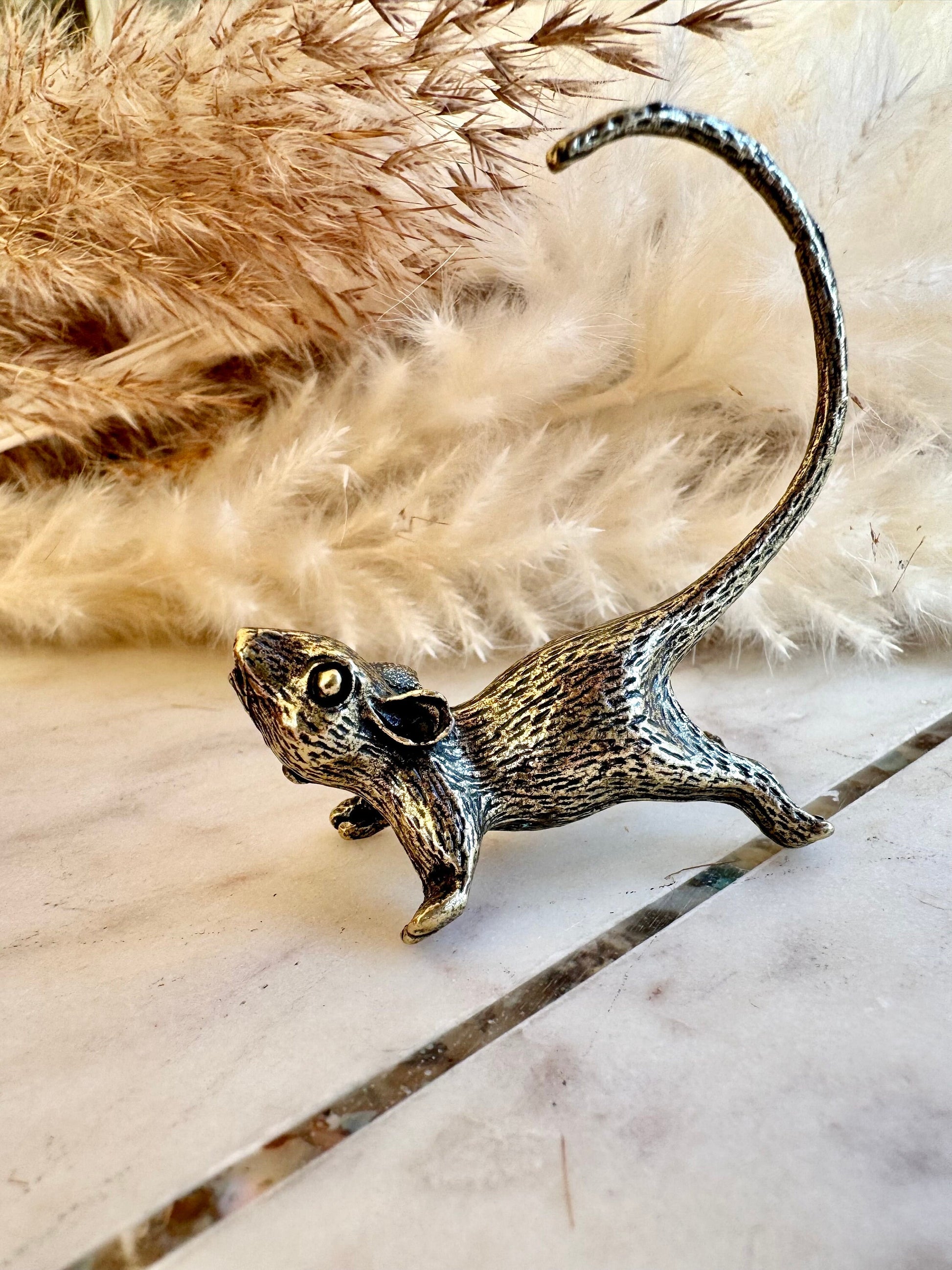 Cute cool style Stretching mouse figurine, solid brass figurine, metal mouse statuette, brass pendant, cool gift