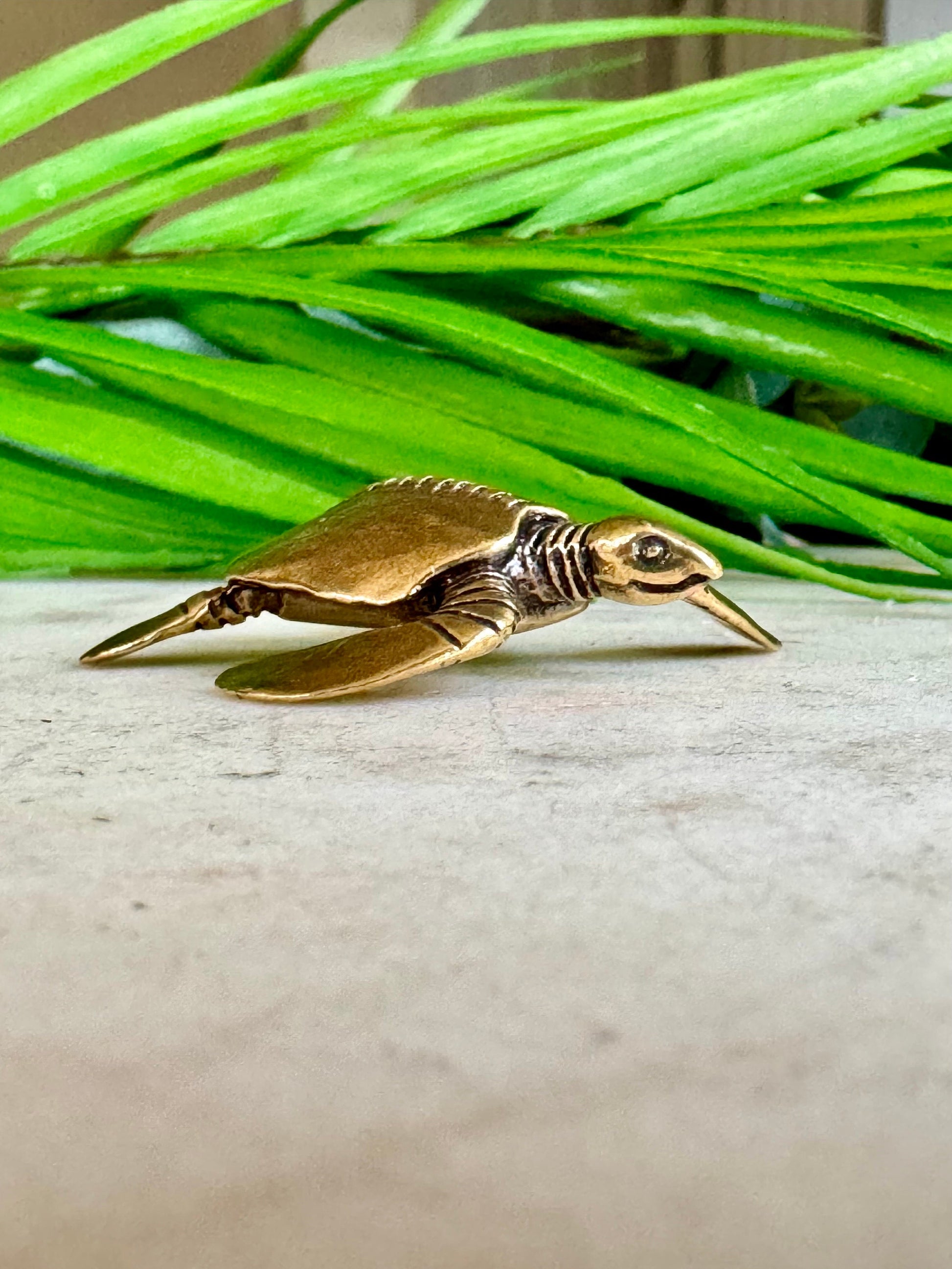Lifelike leather sea turtle, Solid Brass turtle Statue, Lifelike Decoration, Paperweight, Pen Holder, Brush Holder, Novelty Gift