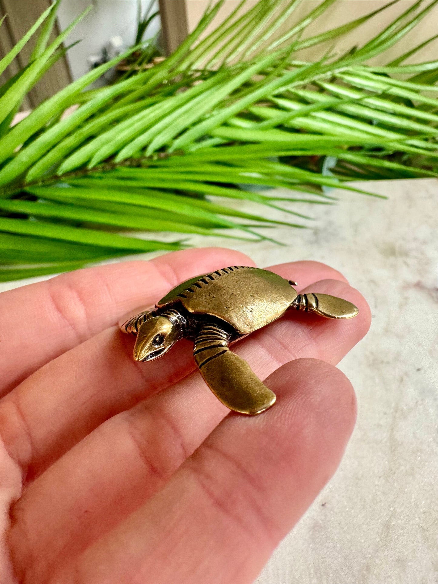 Lifelike leather sea turtle, Solid Brass turtle Statue, Lifelike Decoration, Paperweight, Pen Holder, Brush Holder, Novelty Gift