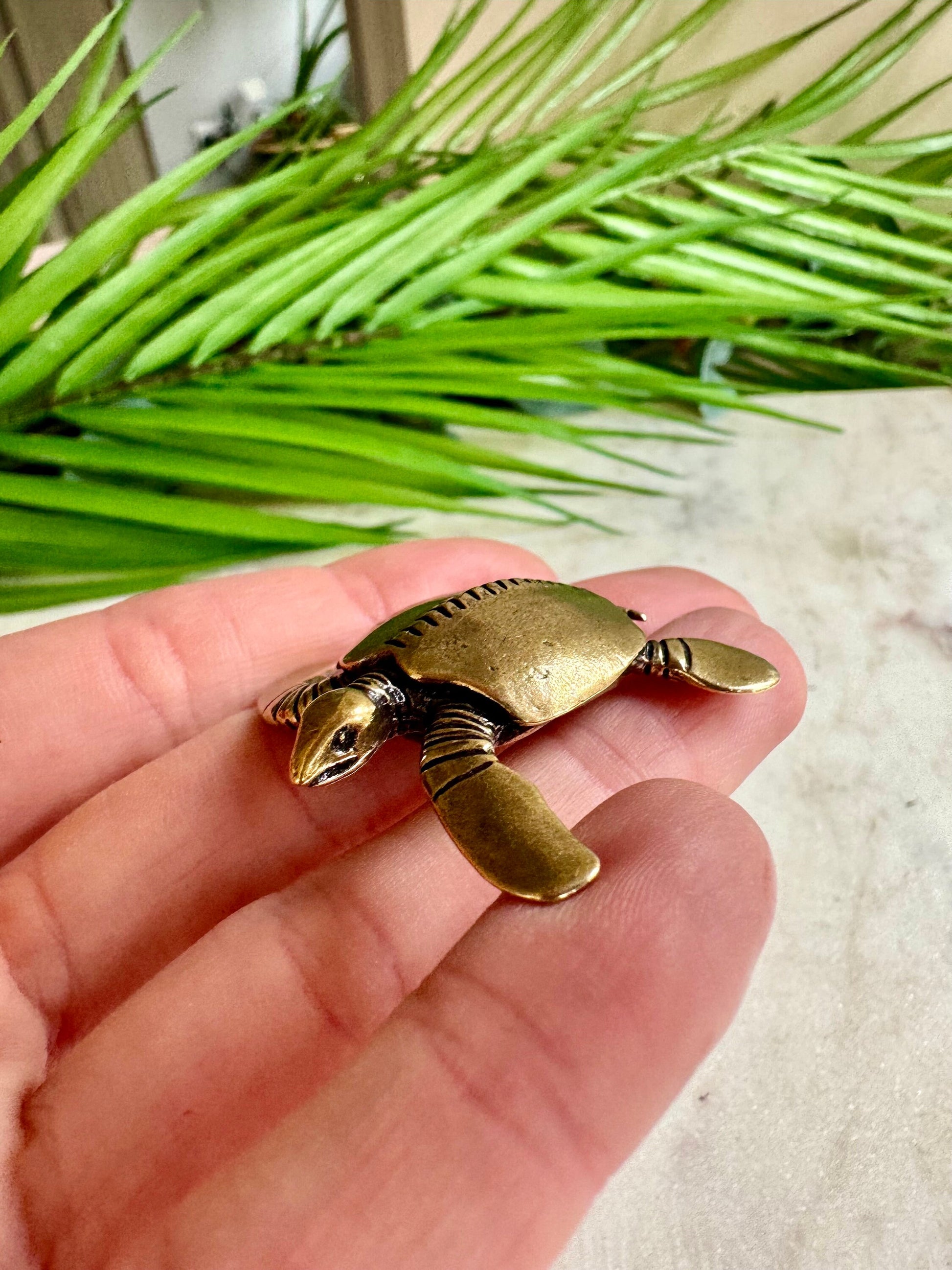Lifelike leather sea turtle, Solid Brass turtle Statue, Lifelike Decoration, Paperweight, Pen Holder, Brush Holder, Novelty Gift