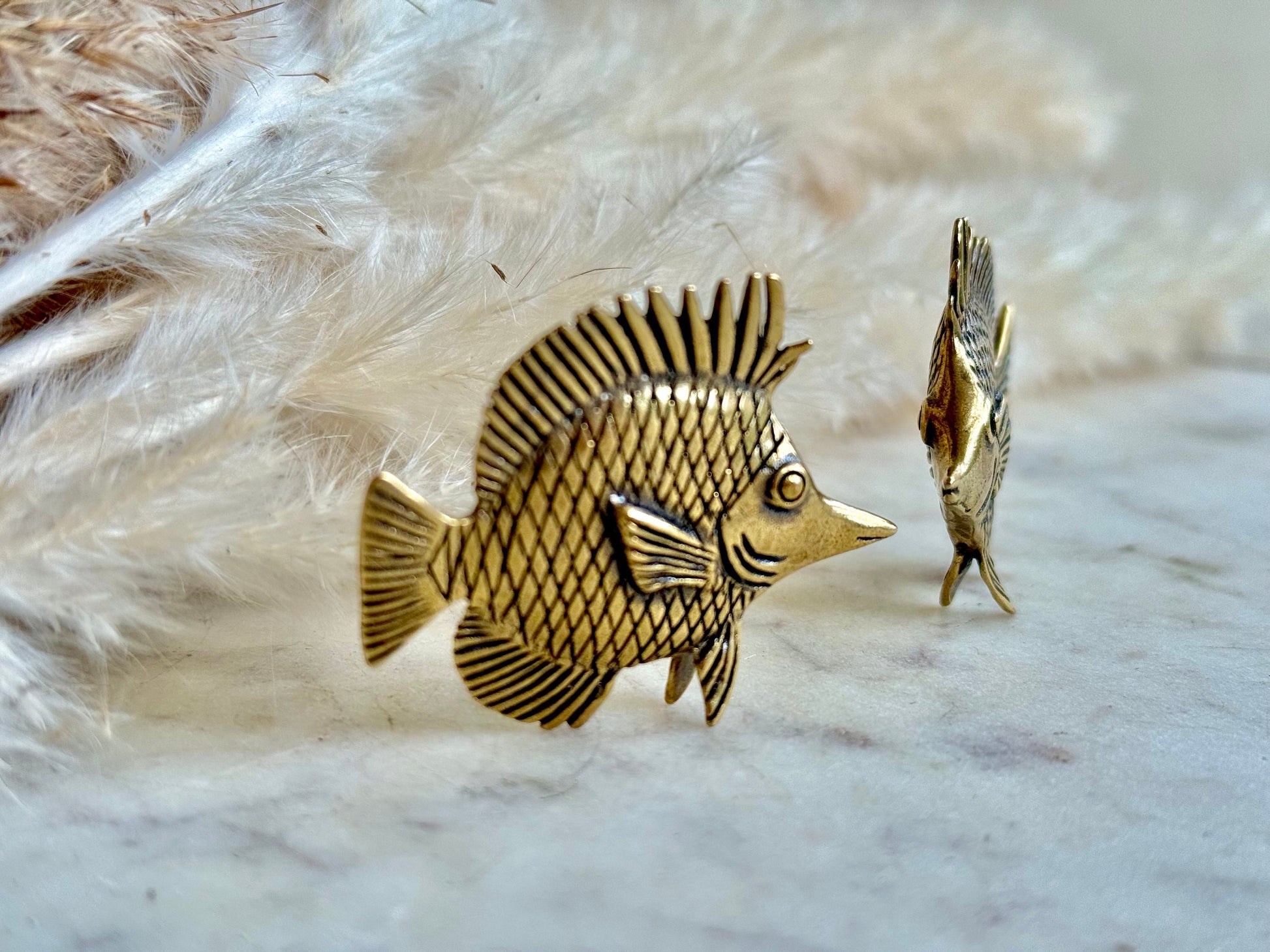 Mini Brass angelfish fish ornament, Aquarium Statue, Sea Figurine, Tiny Animal, Gold Miniature, Metal Art Desk Accessories, Paperwe