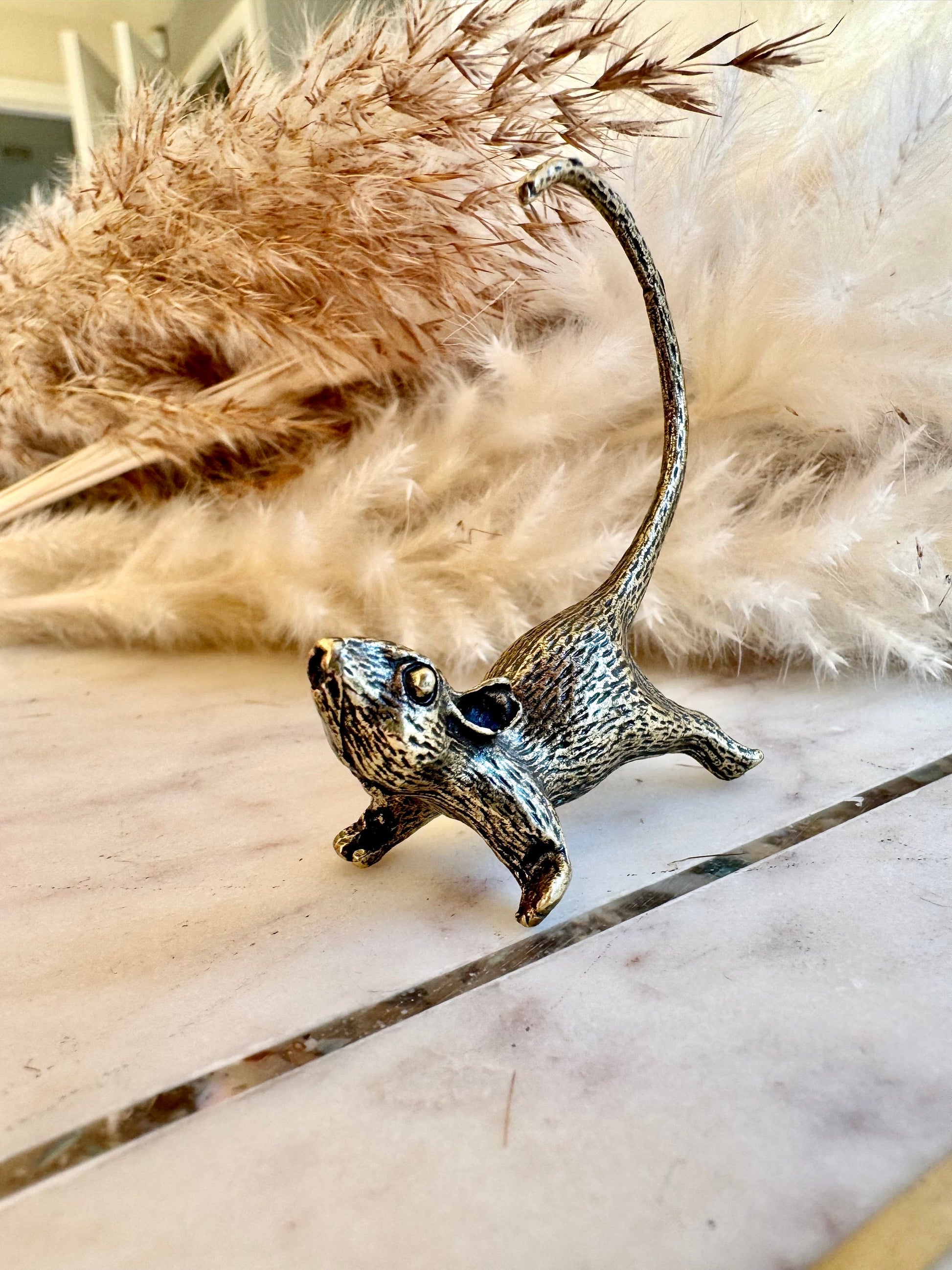 Cute cool style Stretching mouse figurine, solid brass figurine, metal mouse statuette, brass pendant, cool gift