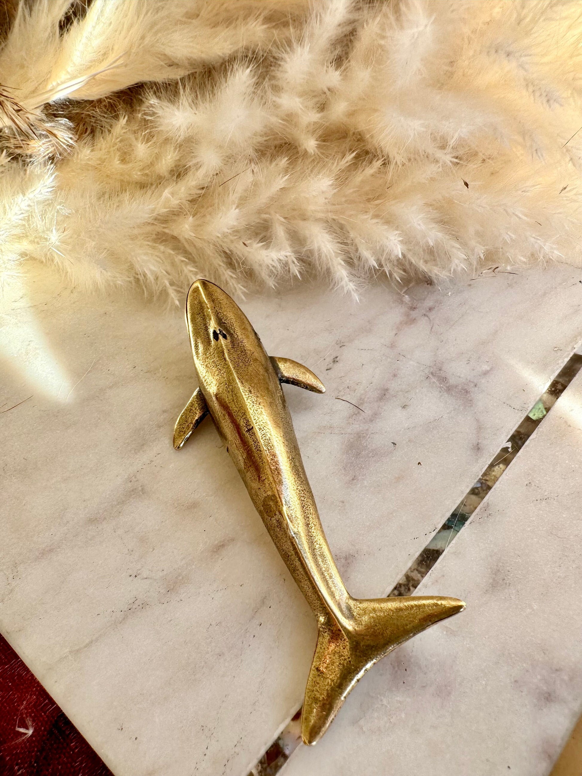Lifelike solid brass sculptures Blue whale figurine, metal sea creatures, paperweight metal figurine