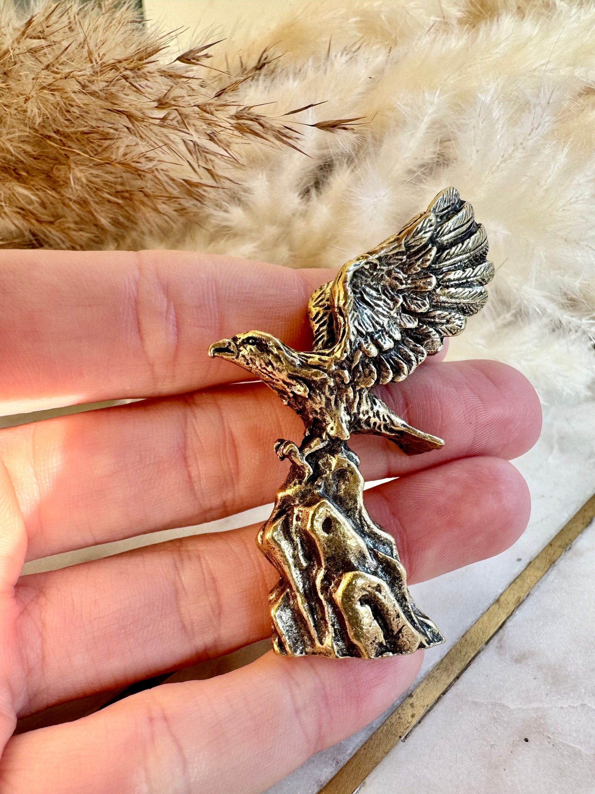 Flying eagle statuette, fine lifelike solid brass figurine, golden desktop decor, creative boss, brass eagle figurine, vintage style bird