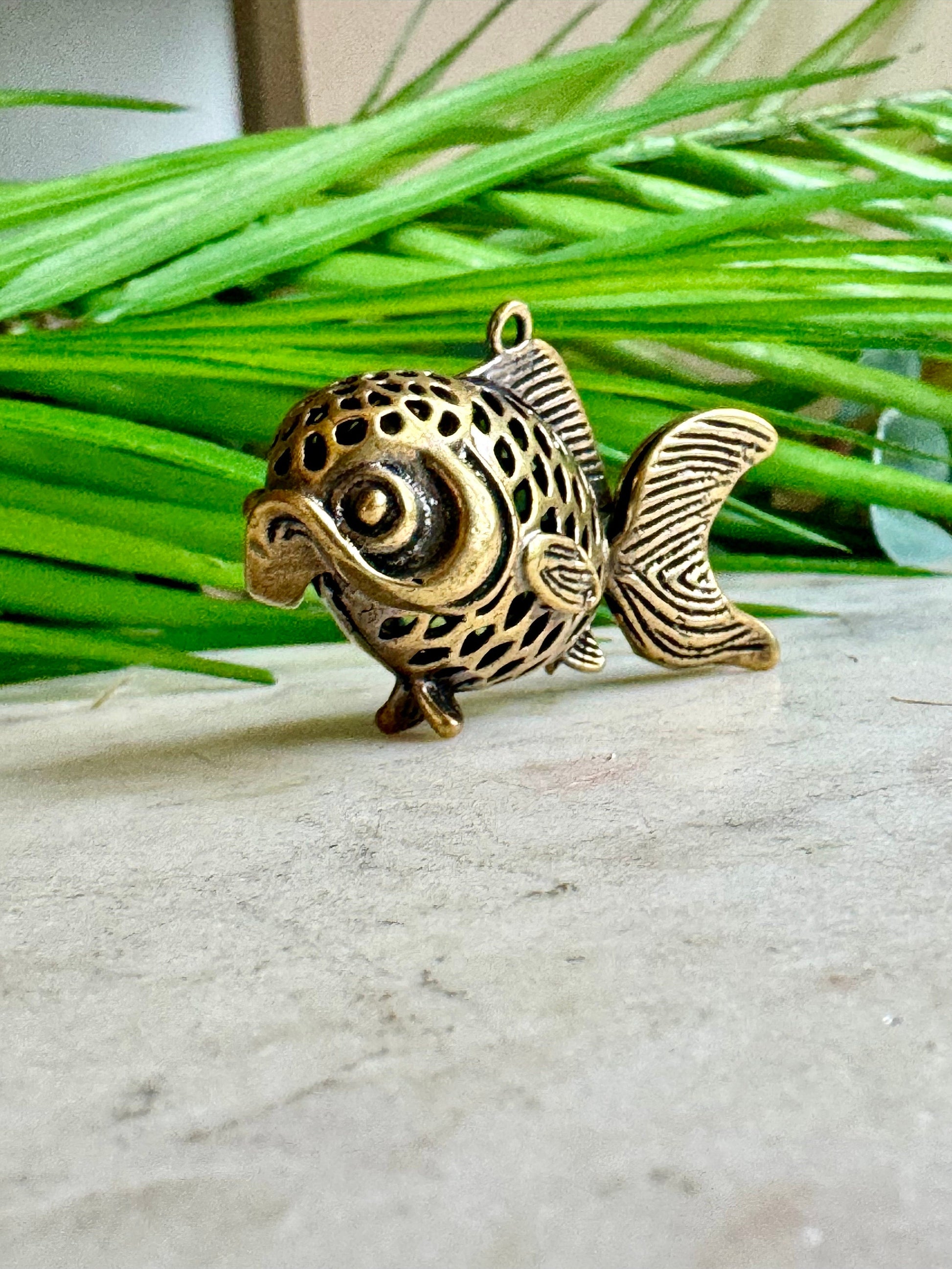 Creative Solid Brass Golden Fish Keyring, Fish Key Chain Pendant Craft Gift, Creative gift for fish lovers