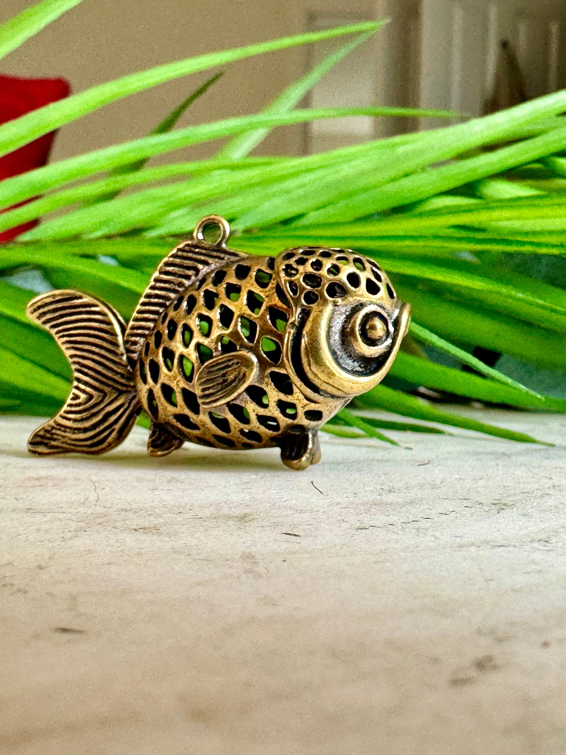 Creative Solid Brass Golden Fish Keyring, Fish Key Chain Pendant Craft Gift, Creative gift for fish lovers