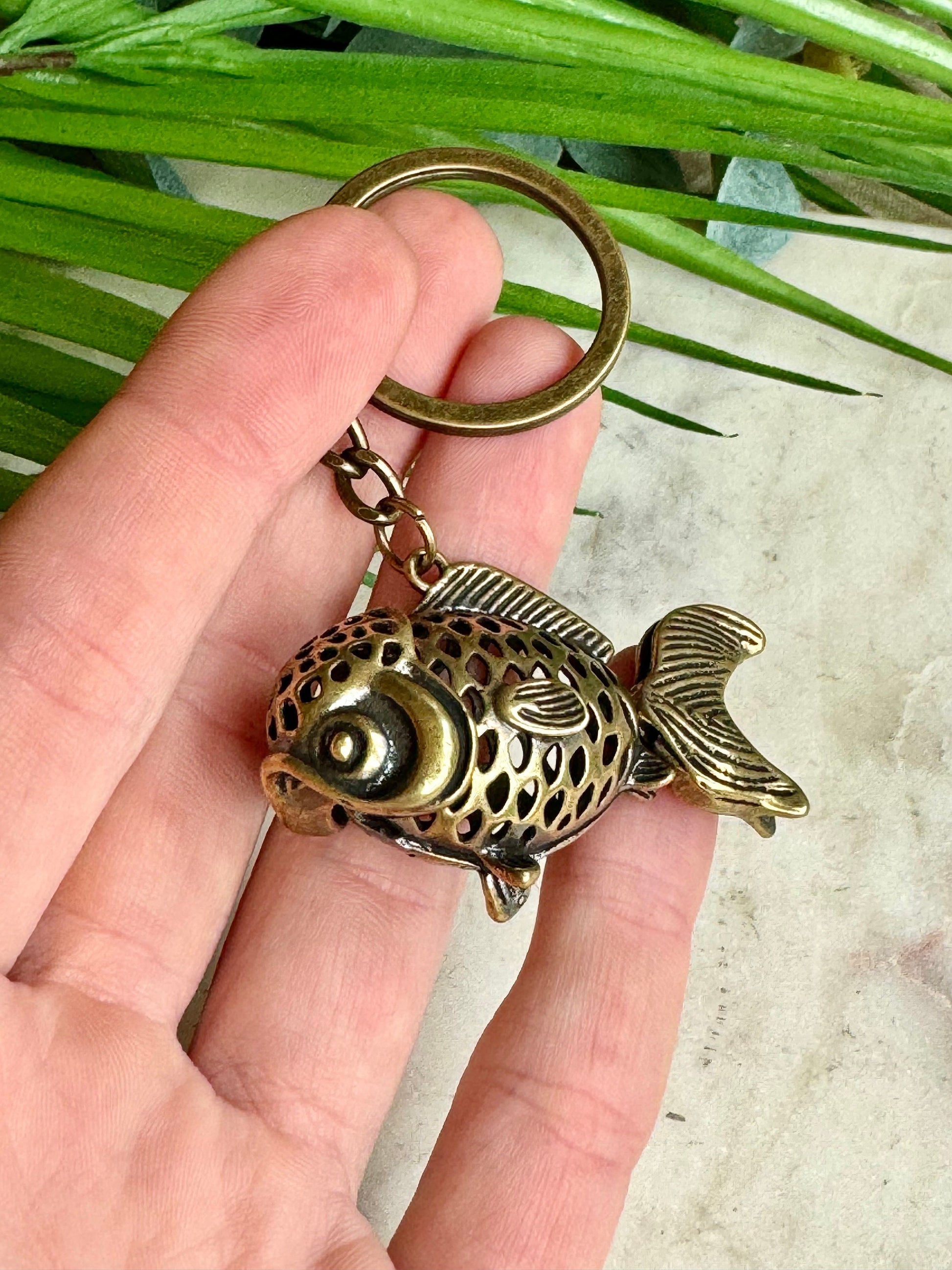 Creative Solid Brass Golden Fish Keyring, Fish Key Chain Pendant Craft Gift, Creative gift for fish lovers